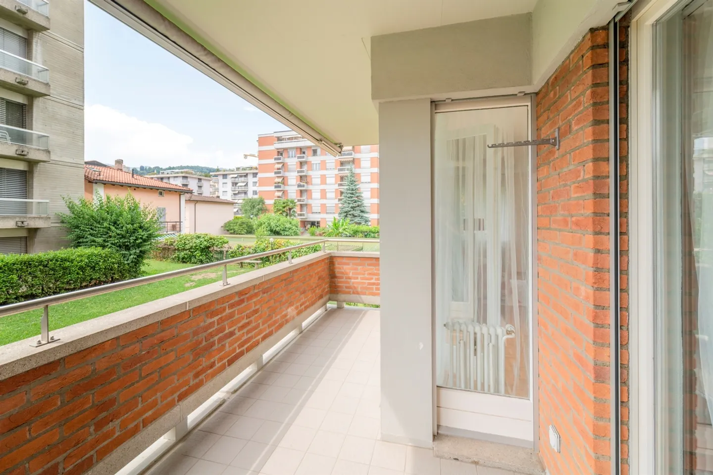 Spacious Apartment in Viganello - Photo 4 of 10
