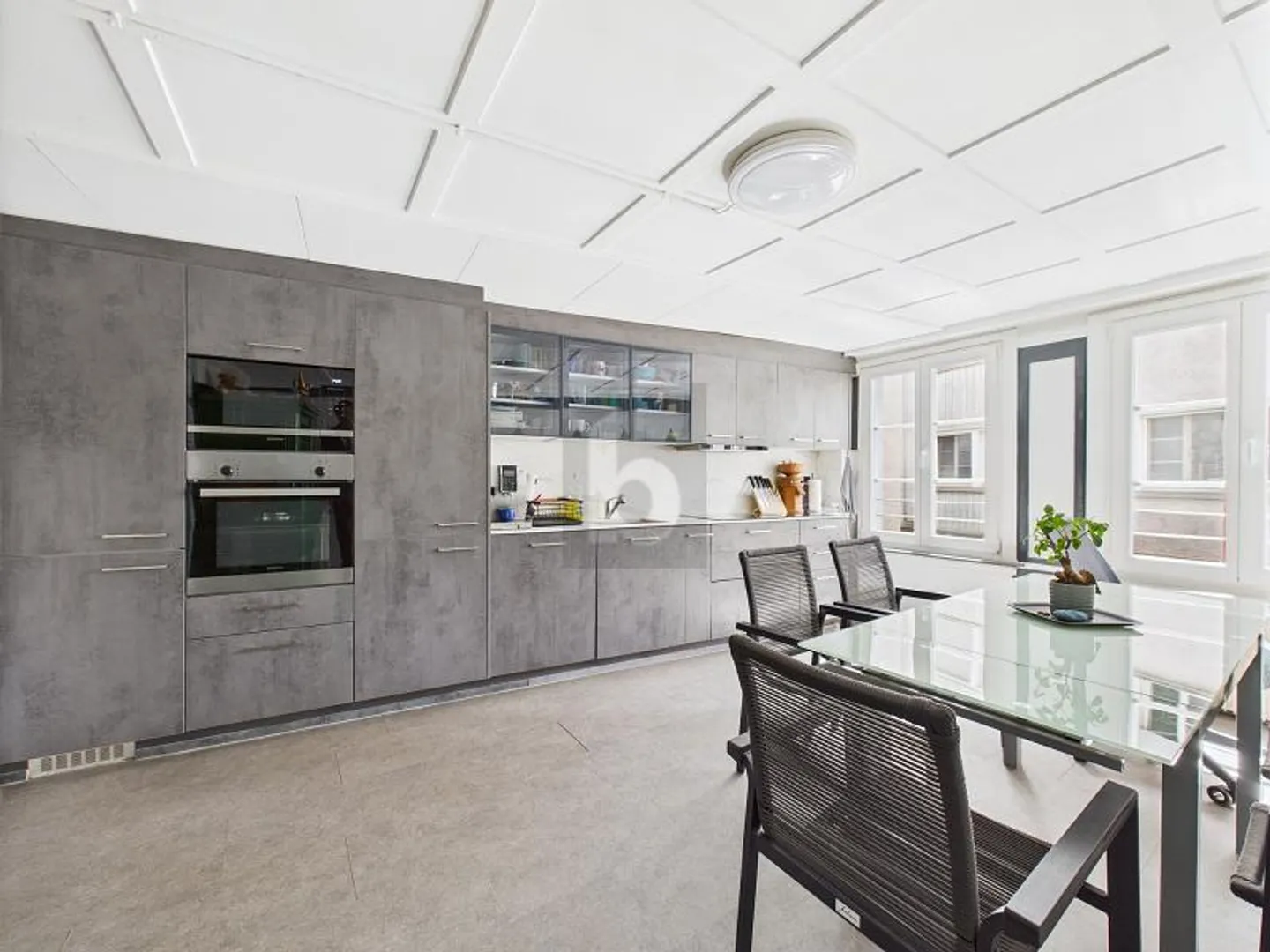 EXKLUSIV UND FRISCH SANIERT - Foto 1 von 5