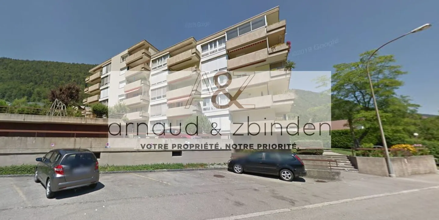 Appartamento di 4,5 locali con balcone e garage a Saint-Imier - Foto 1 di 6