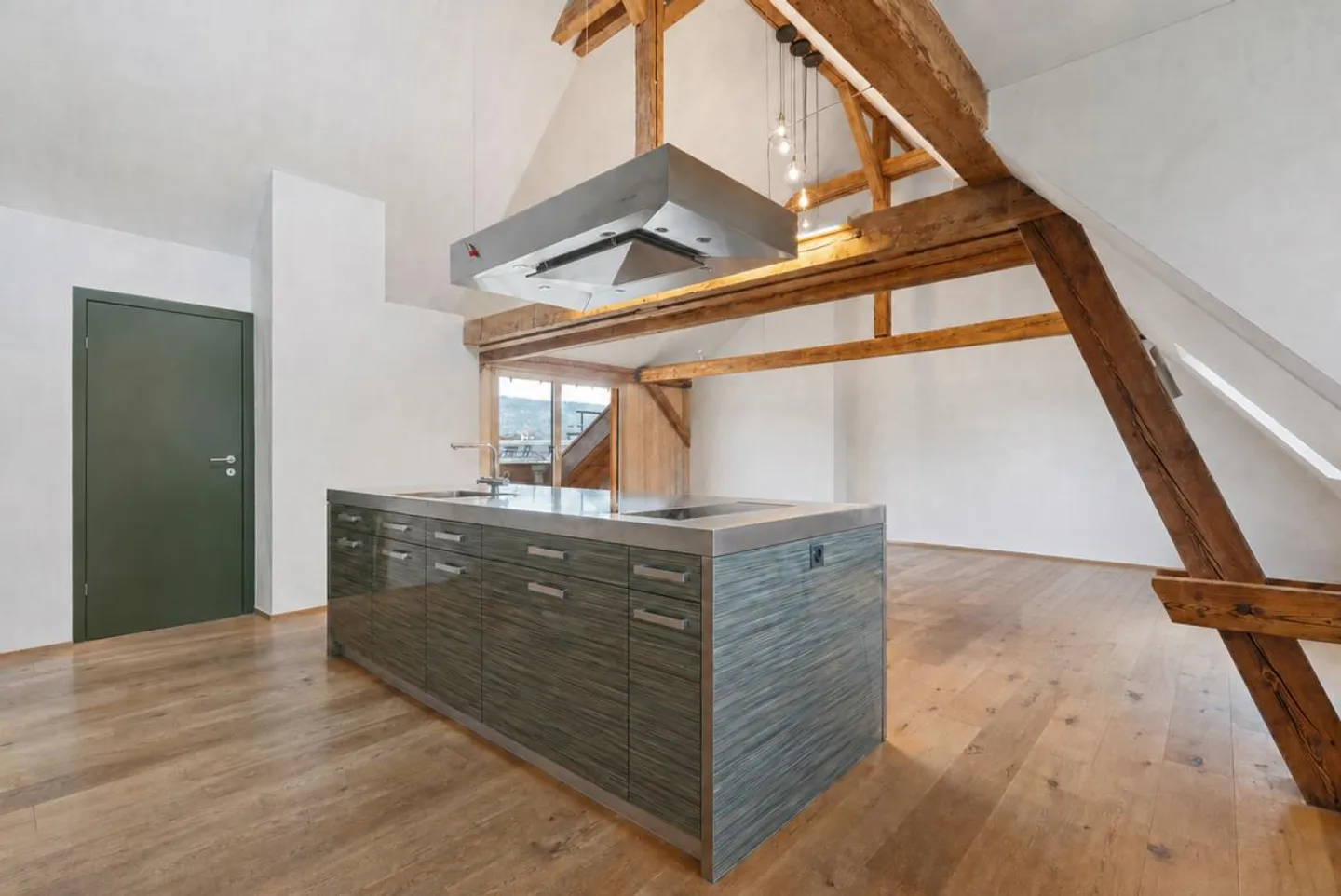 2.5-room penthouse apartment with roof terrace - District 4 - Photo 3 of 24