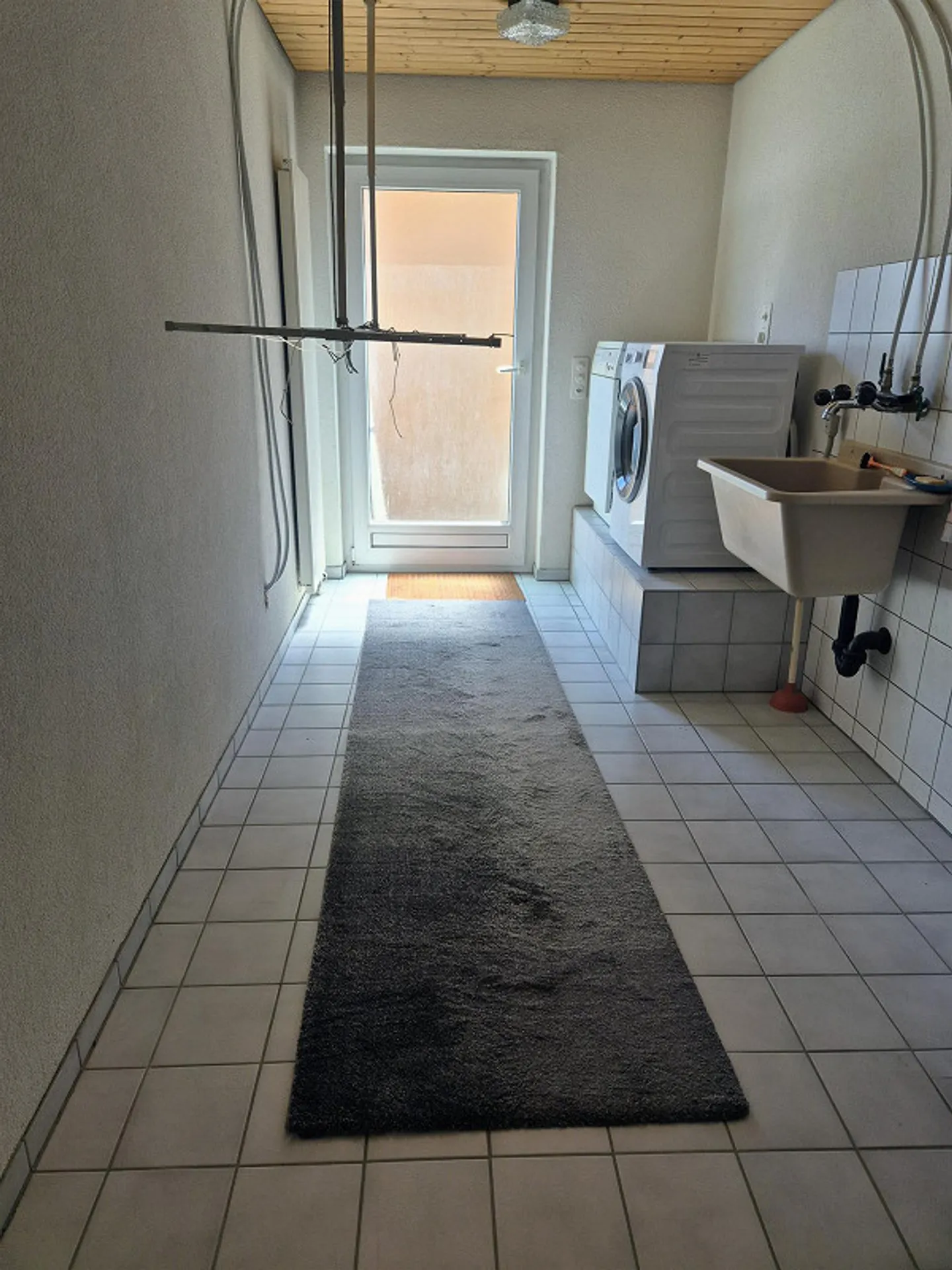 5 ½ - Room Ground Floor Apartment in Gunzgen – Lots of Space to Live - Photo 10 of 11