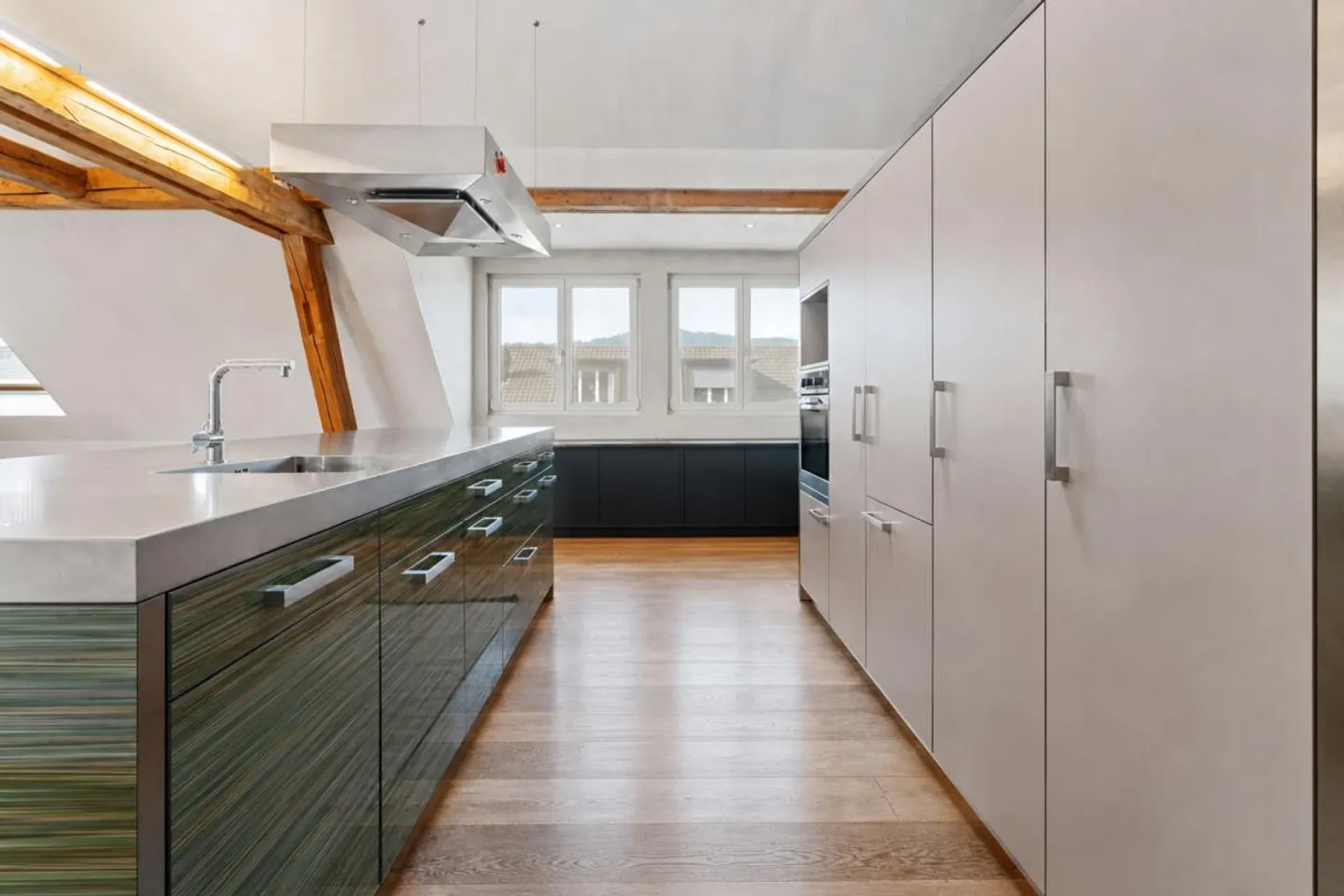 2.5-room penthouse apartment with roof terrace - District 4 - Photo 4 of 24