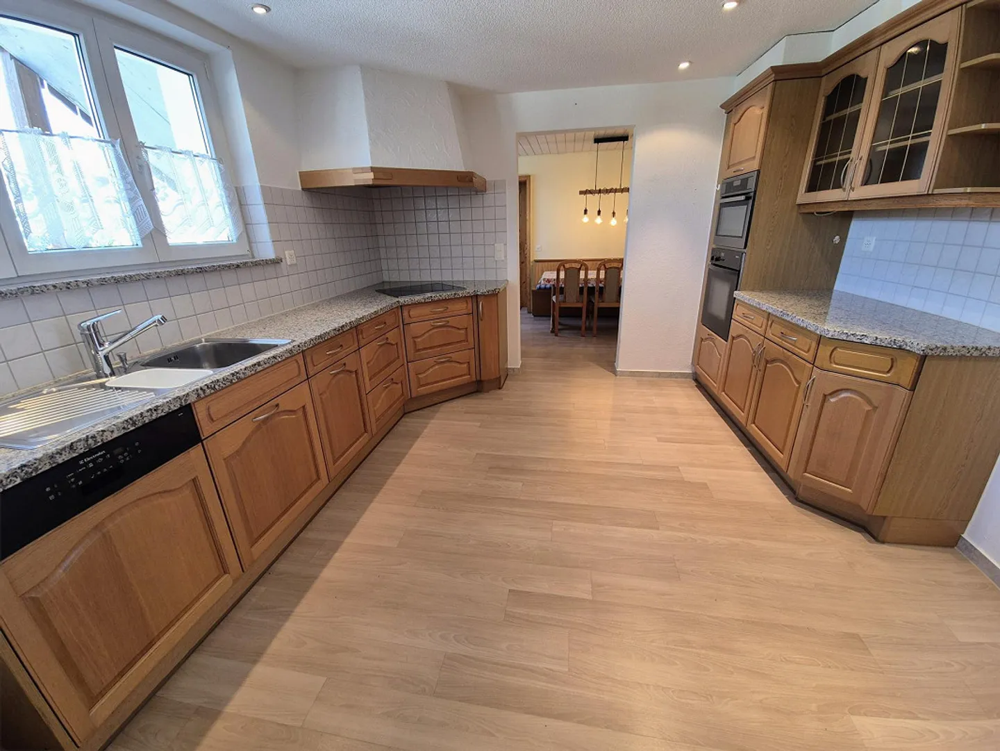 5 ½ - Room Ground Floor Apartment in Gunzgen – Lots of Space to Live - Photo 2 of 11