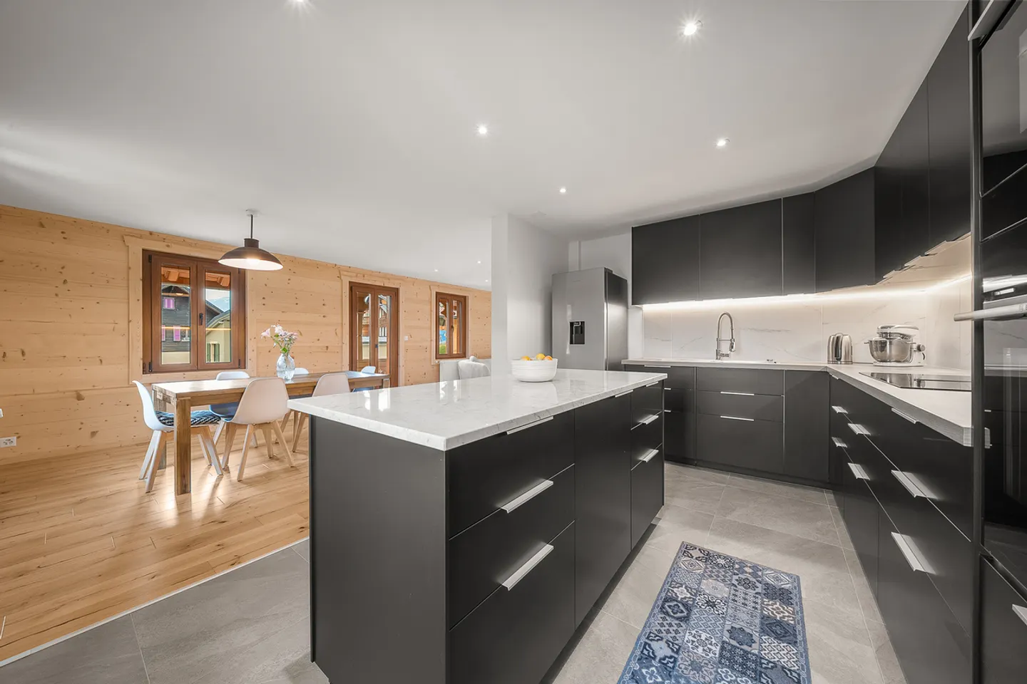Renovated with charm and authenticity in the heart of a quiet village - Photo 5 of 11