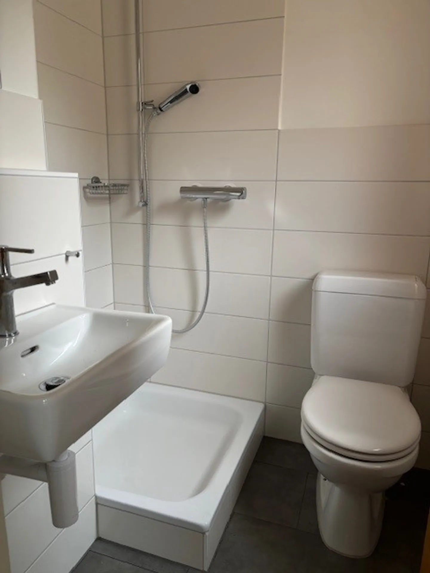 Charmante maison jumelée dans un endroit calme de Frenkendorf - Photo 4 sur 25