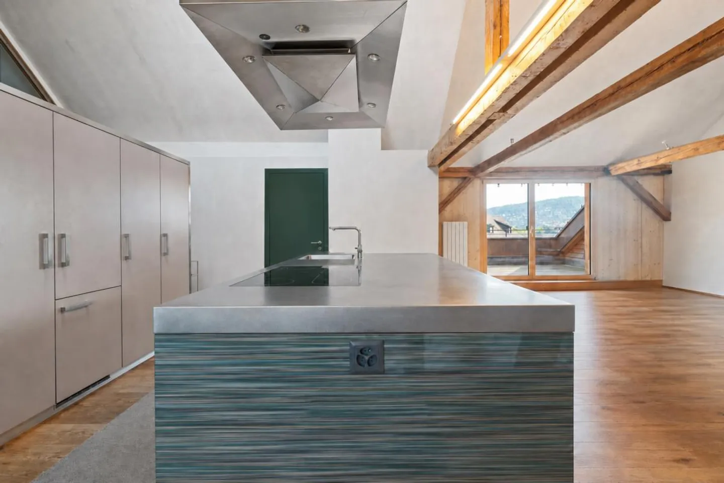 2.5-room penthouse apartment with roof terrace - District 4 - Photo 5 of 24