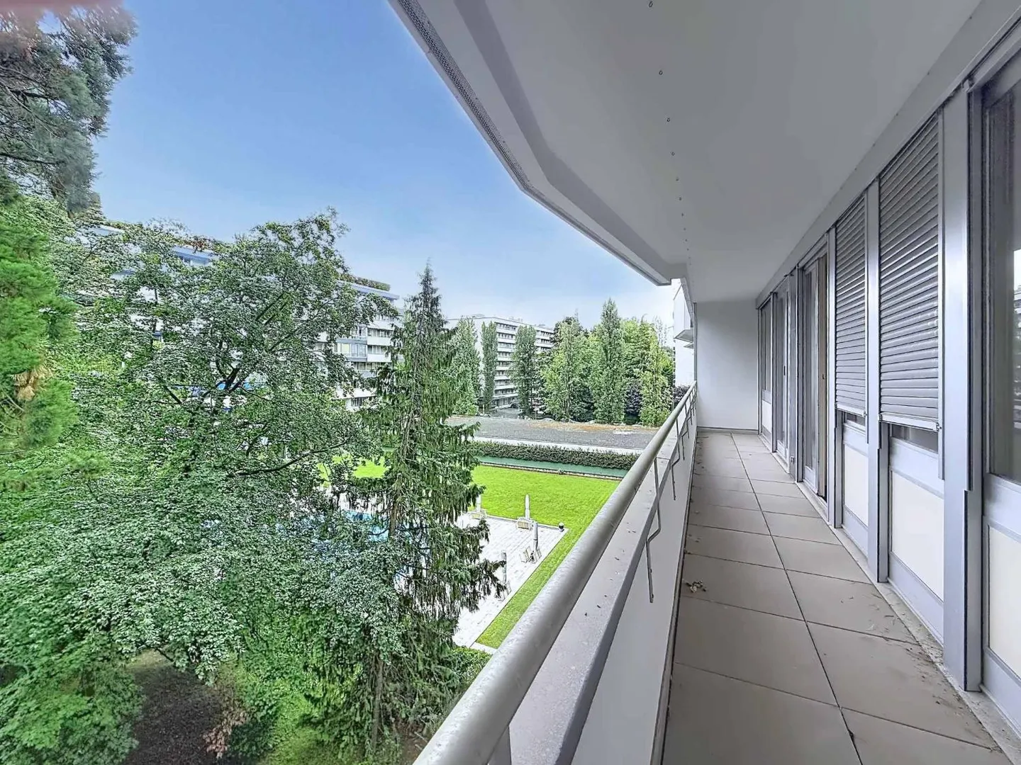 Appartement spacieux à Florissant - Photo 2 sur 12