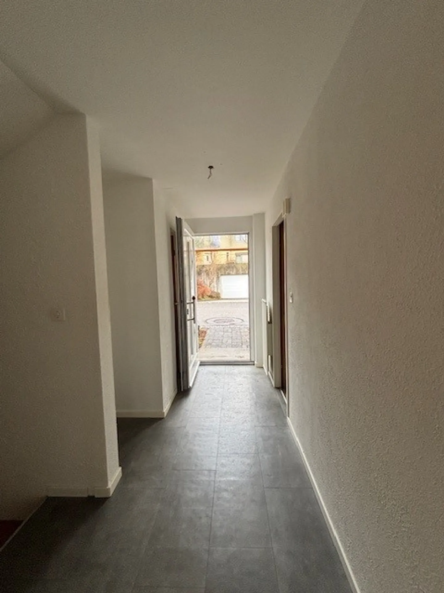 Charmante maison jumelée dans un endroit calme de Frenkendorf - Photo 6 sur 25