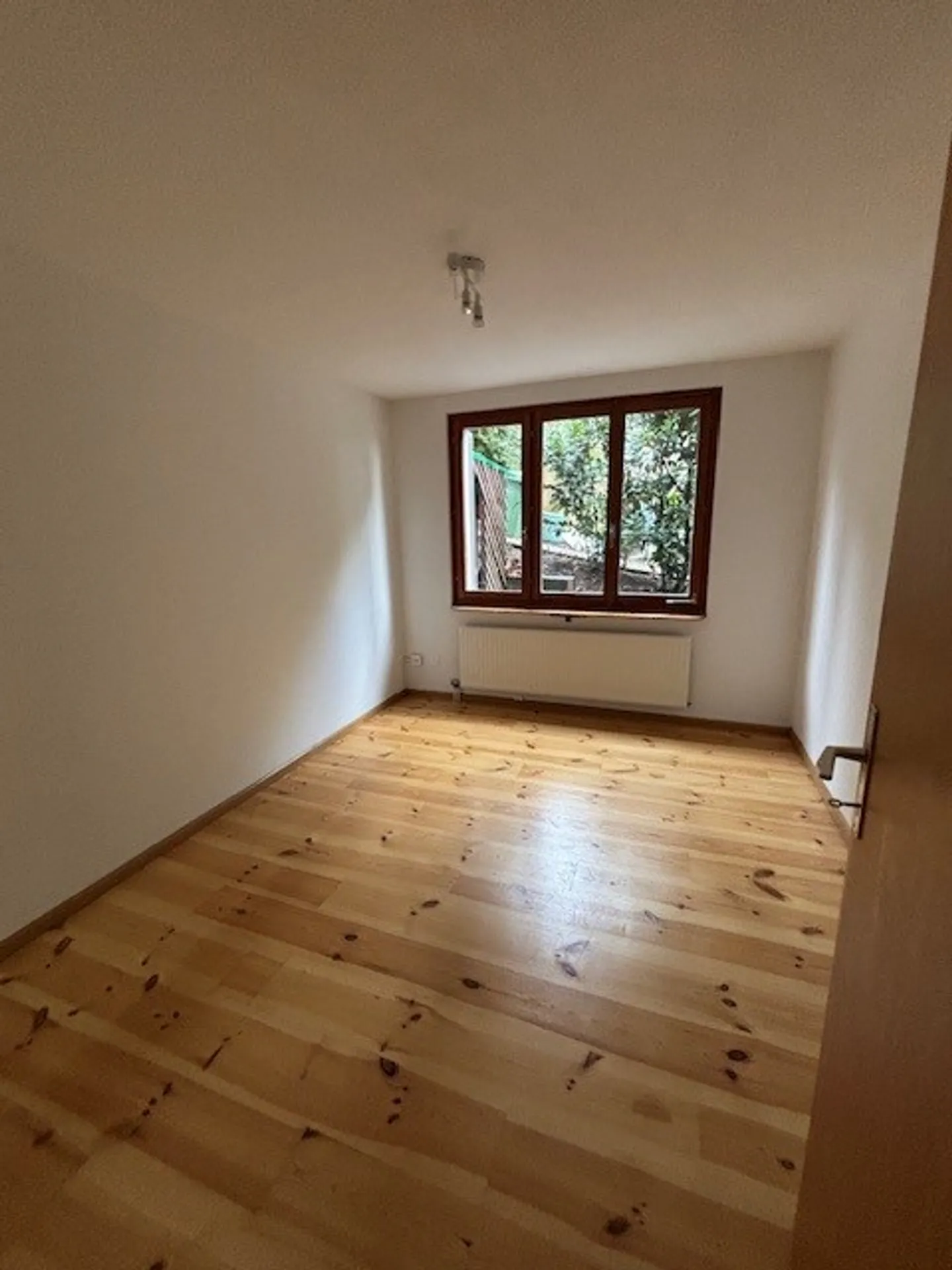 Charmante maison jumelée dans un endroit calme de Frenkendorf - Photo 17 sur 25