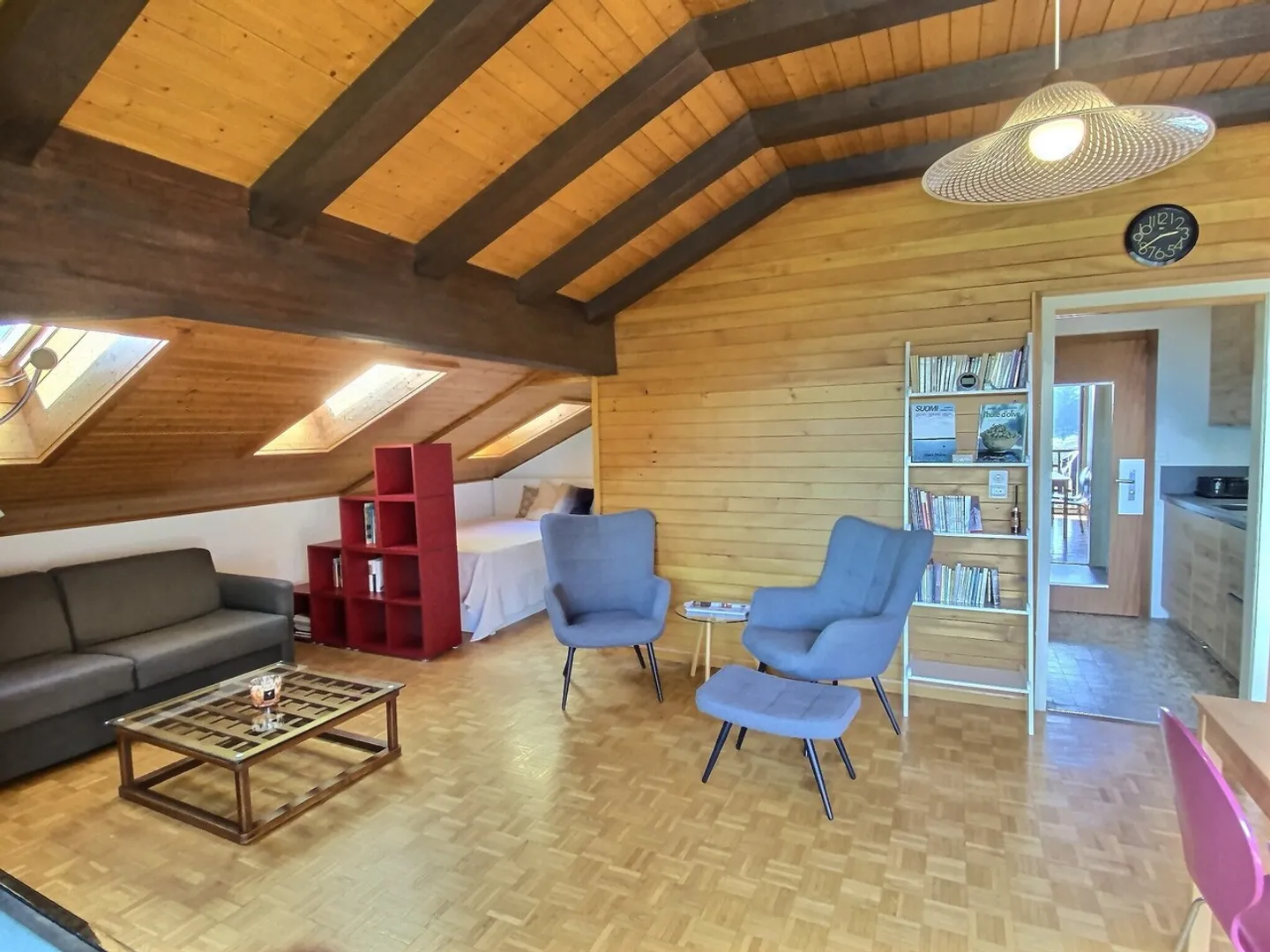 25 30 New: Charming studio with stunning view - Photo 3 of 8