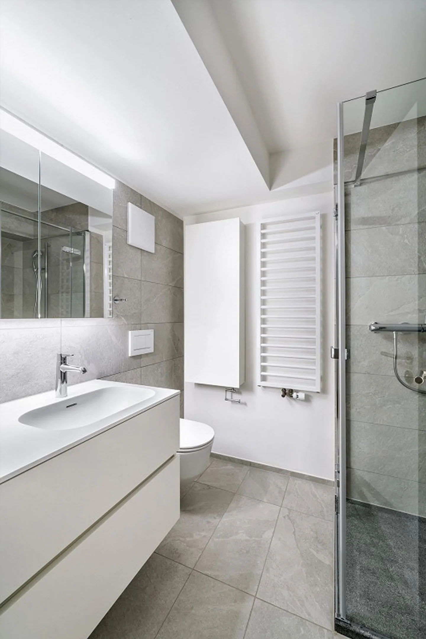 Modernes Apartment in Binningen - Foto 4 von 8