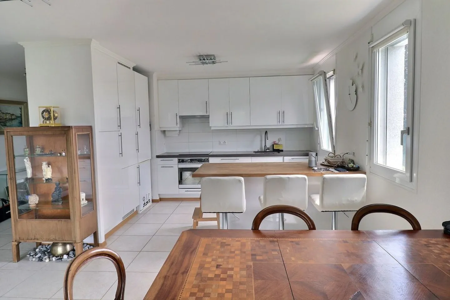 Magnificent 5.5 room apartment in a small residence in Crassier - Photo 8 of 11