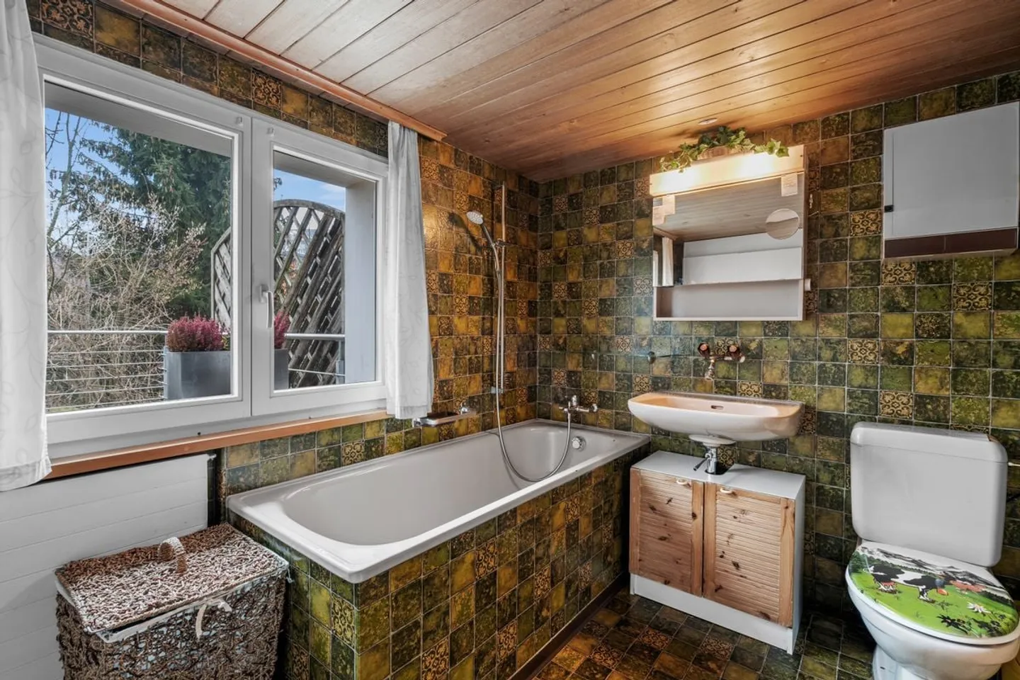 Traditional Schwyz 3 Family House with Stream Access - Photo 6 of 13