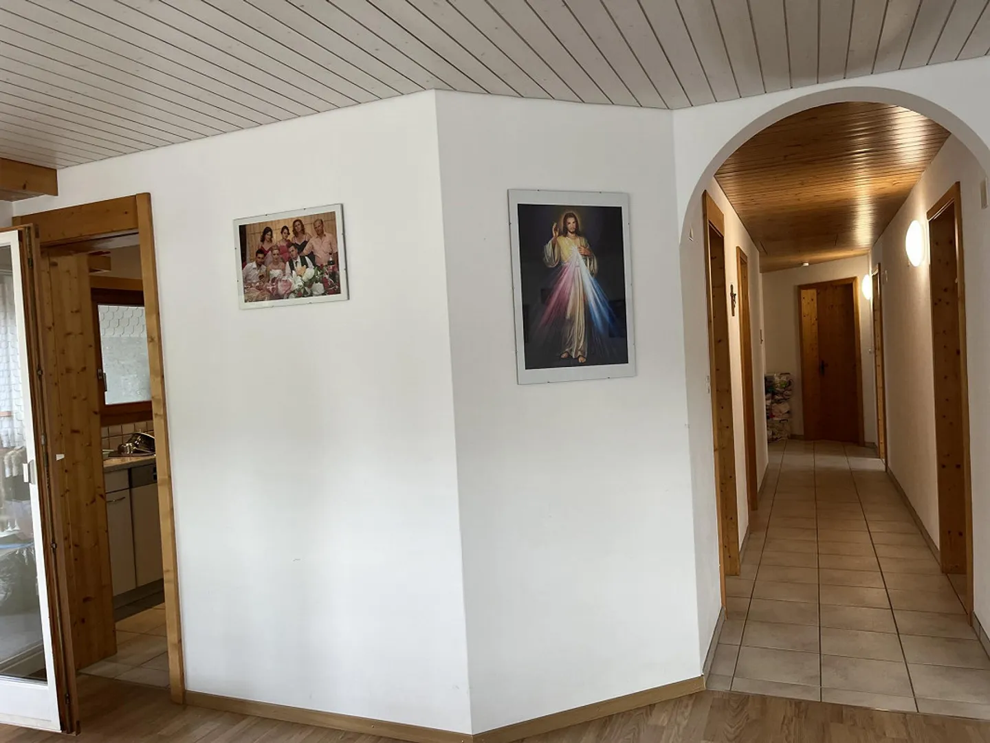 Ampio appartamento attico di 4 1/2 stanze - Foto 8 di 8