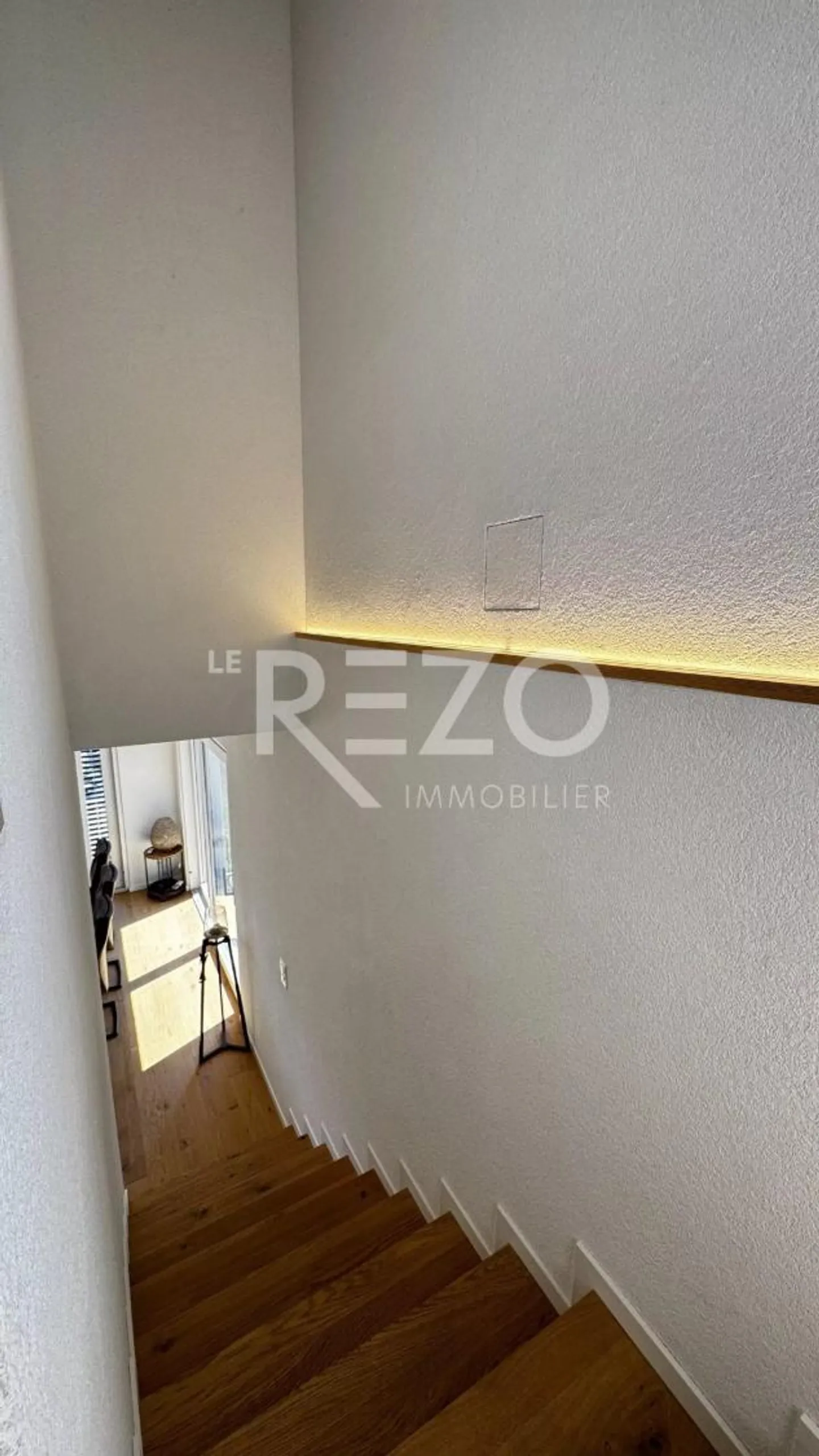 Zeitgenössische Villa mit Aussicht - Foto 5 von 13