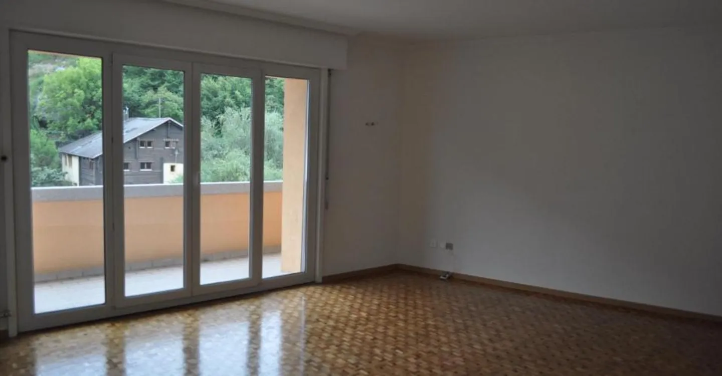 Ampio appartamento 4.5 locali - Foto 2 di 11