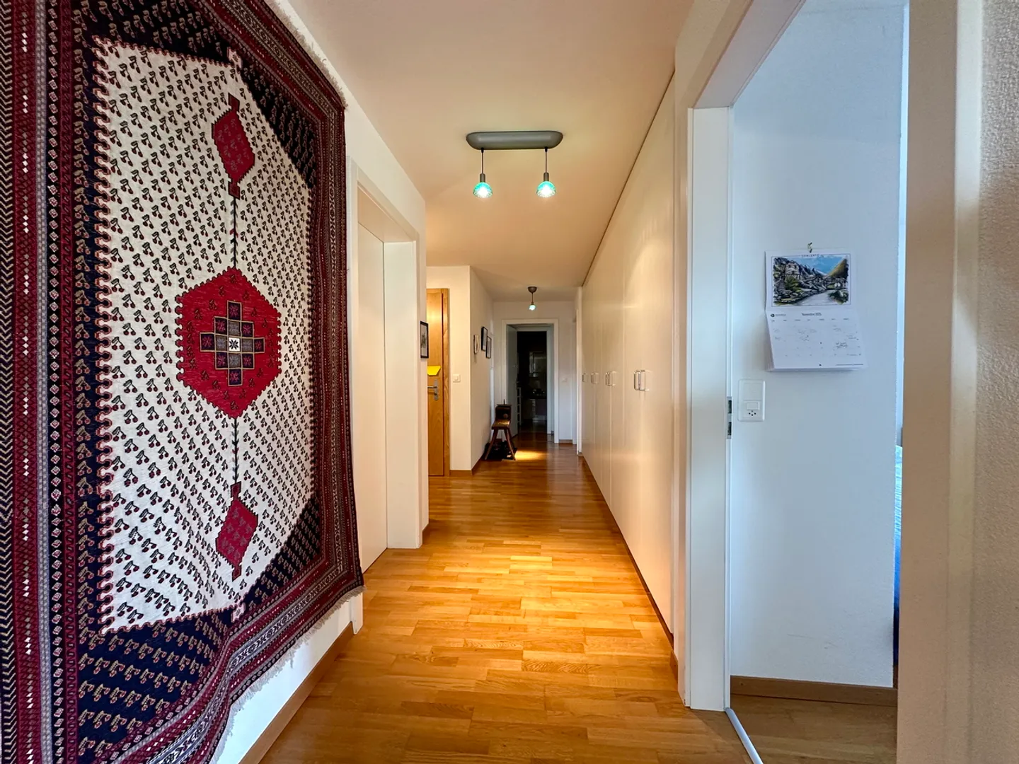 Wohnung mit 4.5 Zimmern im Cormanon-Viertel in VsG - Foto 4 von 12