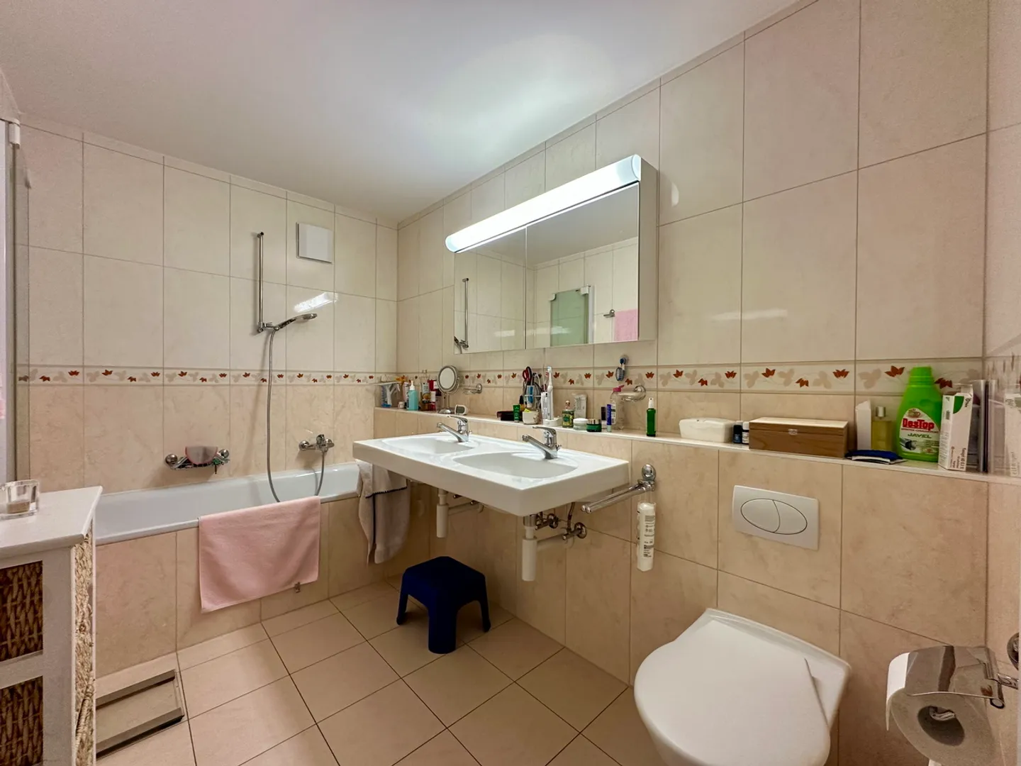 Wohnung mit 4.5 Zimmern im Cormanon-Viertel in VsG - Foto 9 von 12