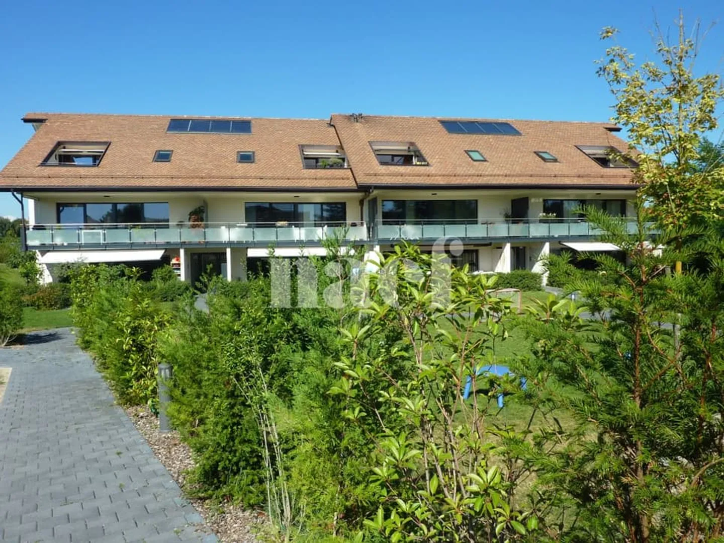 Beautiful 4.5-room apartment of approx. 95m2 on the ground floor with private terrace and garden - Photo 2 of 8