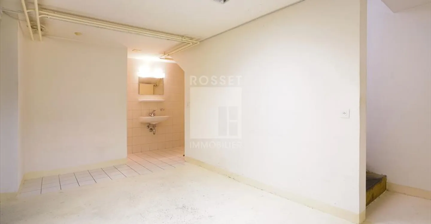 Shop for rent - Photo 3 of 9