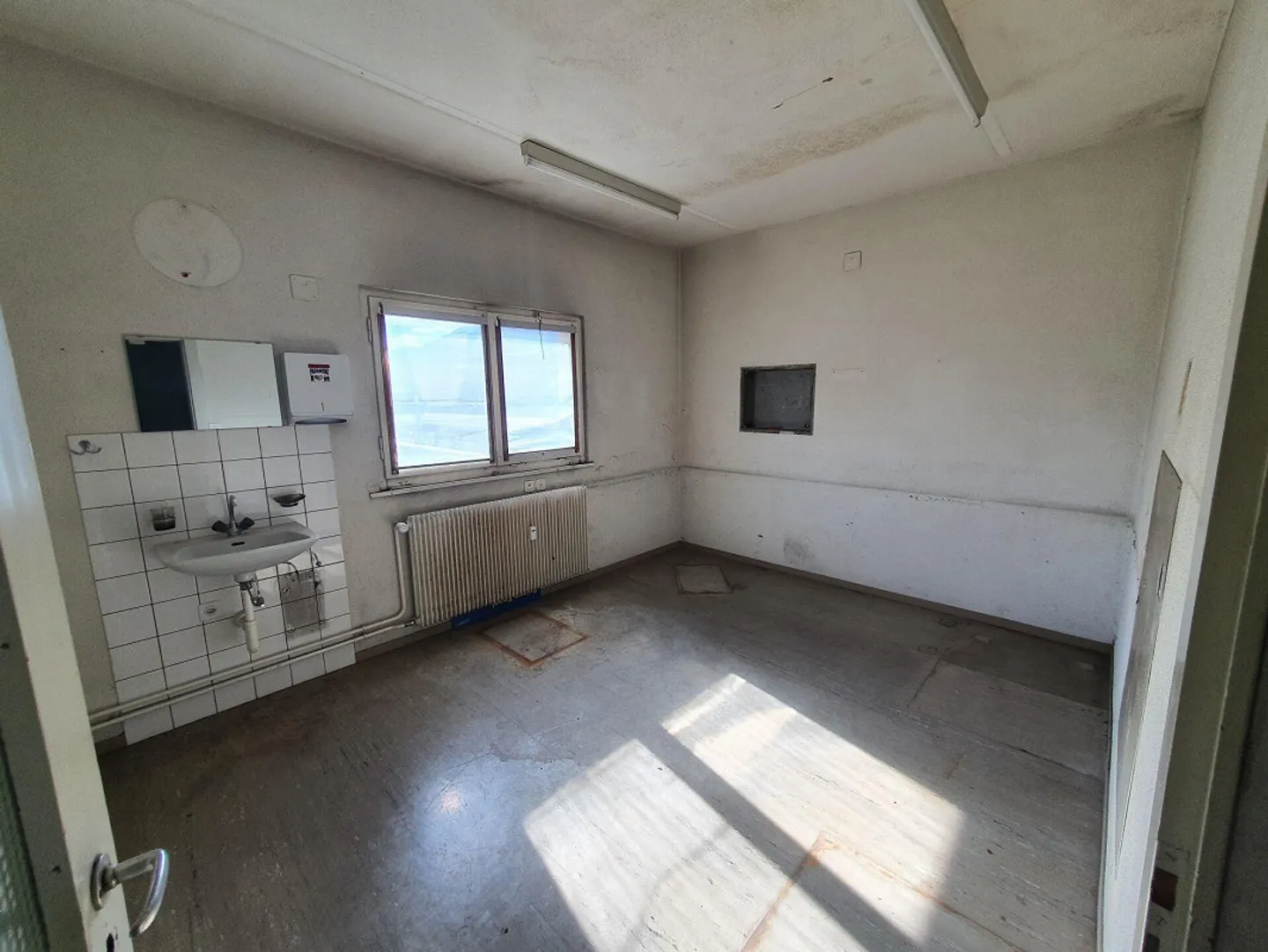 Stanza hobby 2° piano direttamente alla stazione di Buchs SG - Foto 6 di 7