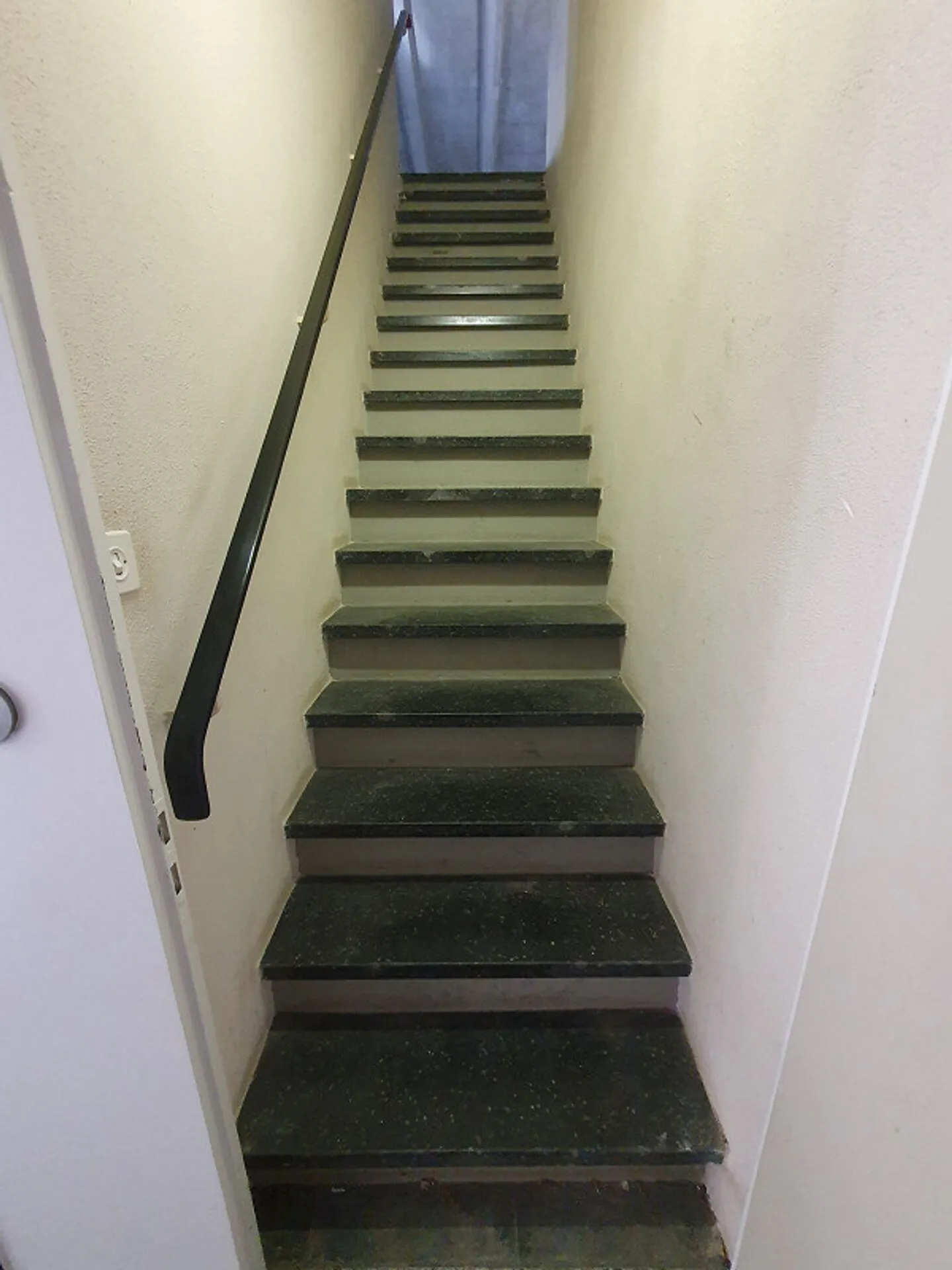 Stanza hobby 2° piano direttamente alla stazione di Buchs SG - Foto 7 di 7