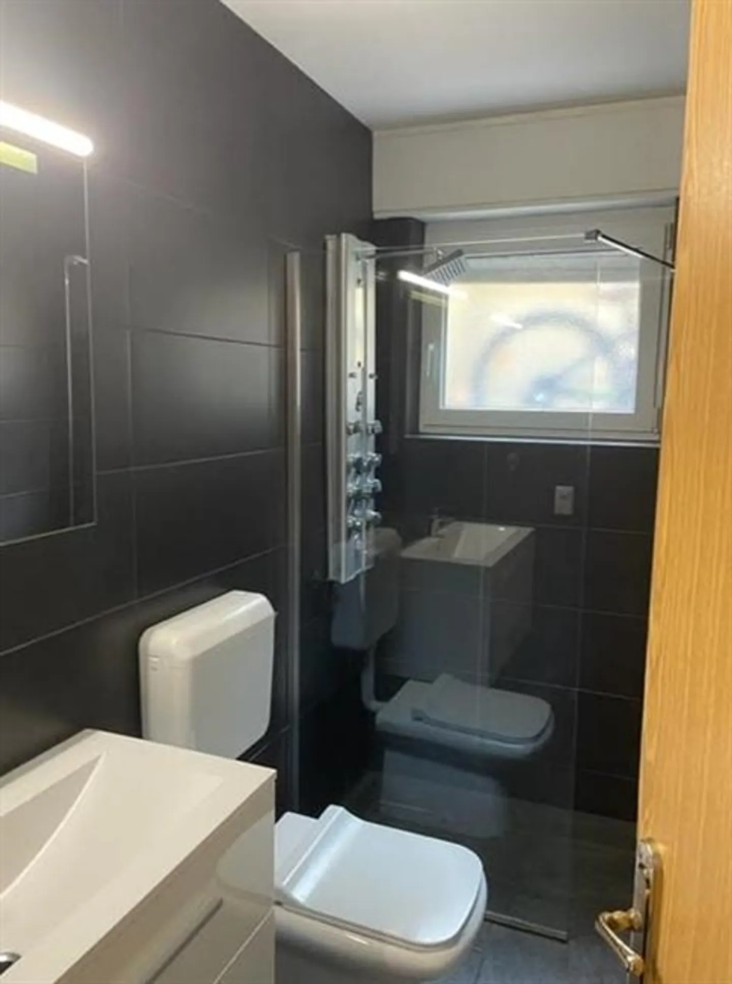 «Appartamento di 4.5 locali al PT con posteggio esterno / 4,5-Zimmer-Erdgeschosswohnung mit Aussenstellplatz» - Foto 12 di 20
