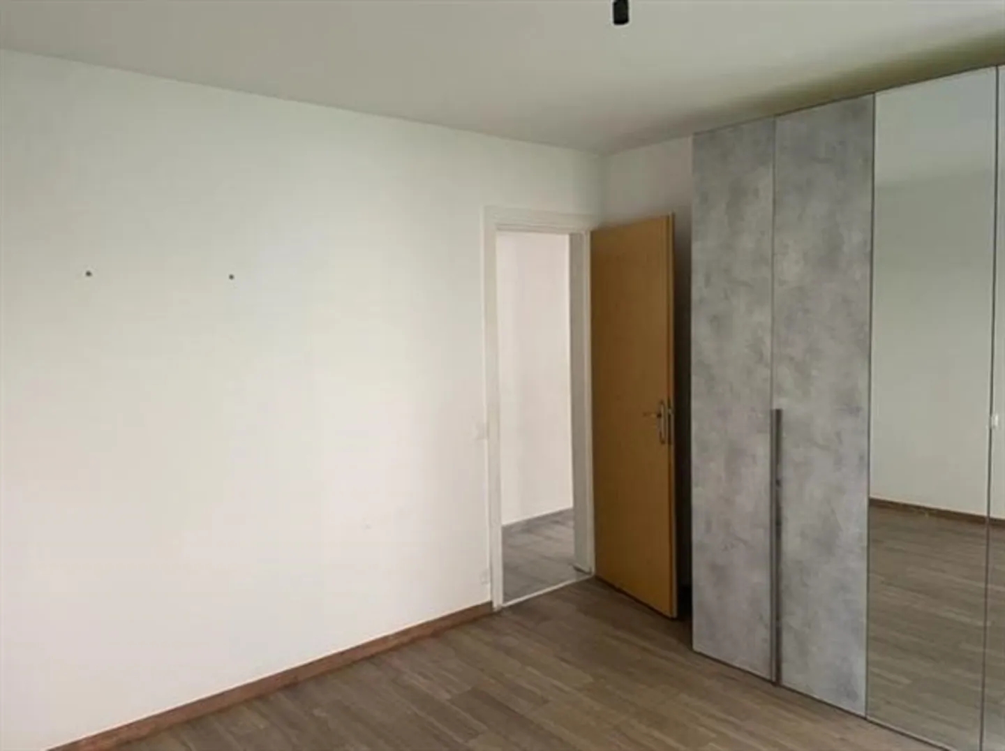 «Appartamento di 4.5 locali al PT con posteggio esterno / 4,5-Zimmer-Erdgeschosswohnung mit Aussenstellplatz» - Foto 13 di 20
