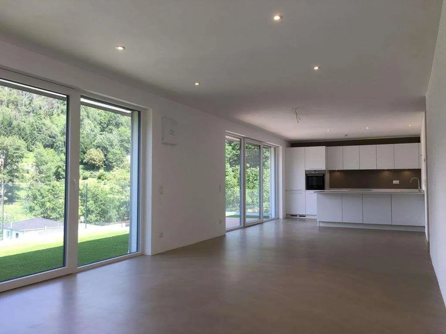 Wonderful and new Minergie 3.5 with garden in Giubiasco for rent - Photo 2 of 4