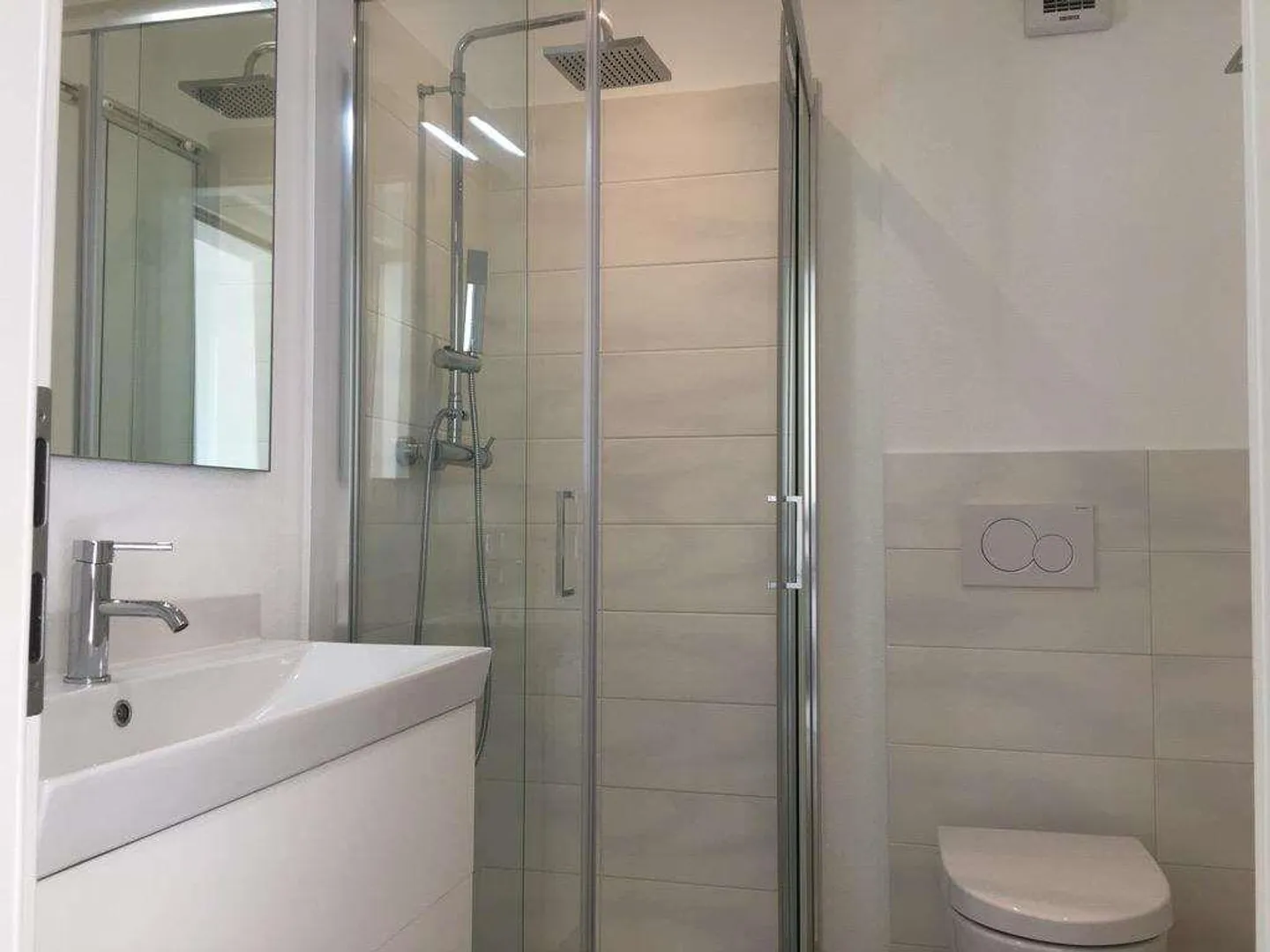 Wonderful and new Minergie 3.5 with garden in Giubiasco for rent - Photo 3 of 4