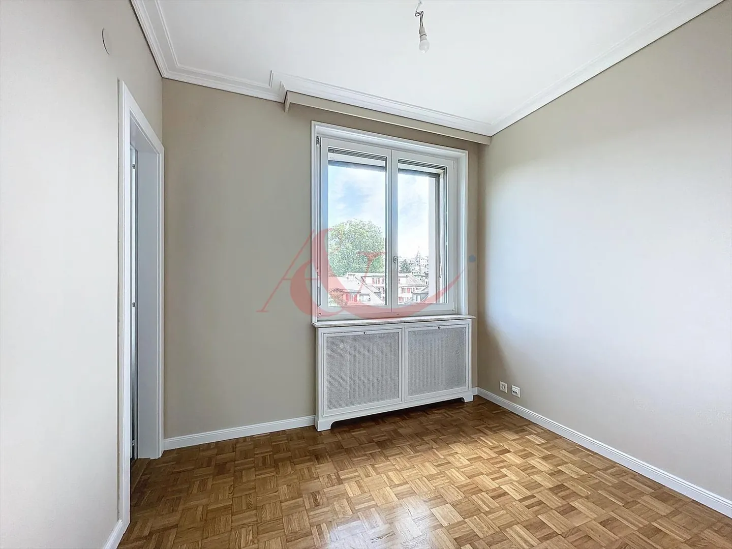 High-end apartment with panoramic lake view - Photo 10 of 13