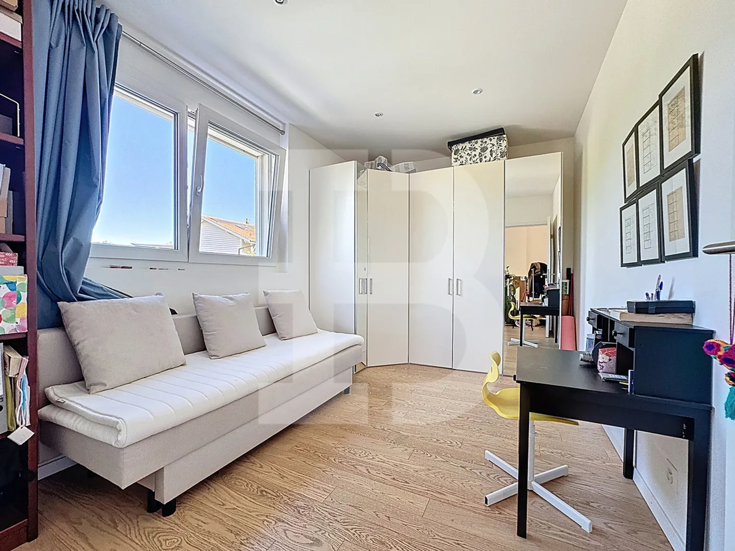 Maison de ville avec 3 chambres, 1 salle polyvalente et 1 bureau - Photo 11 sur 14