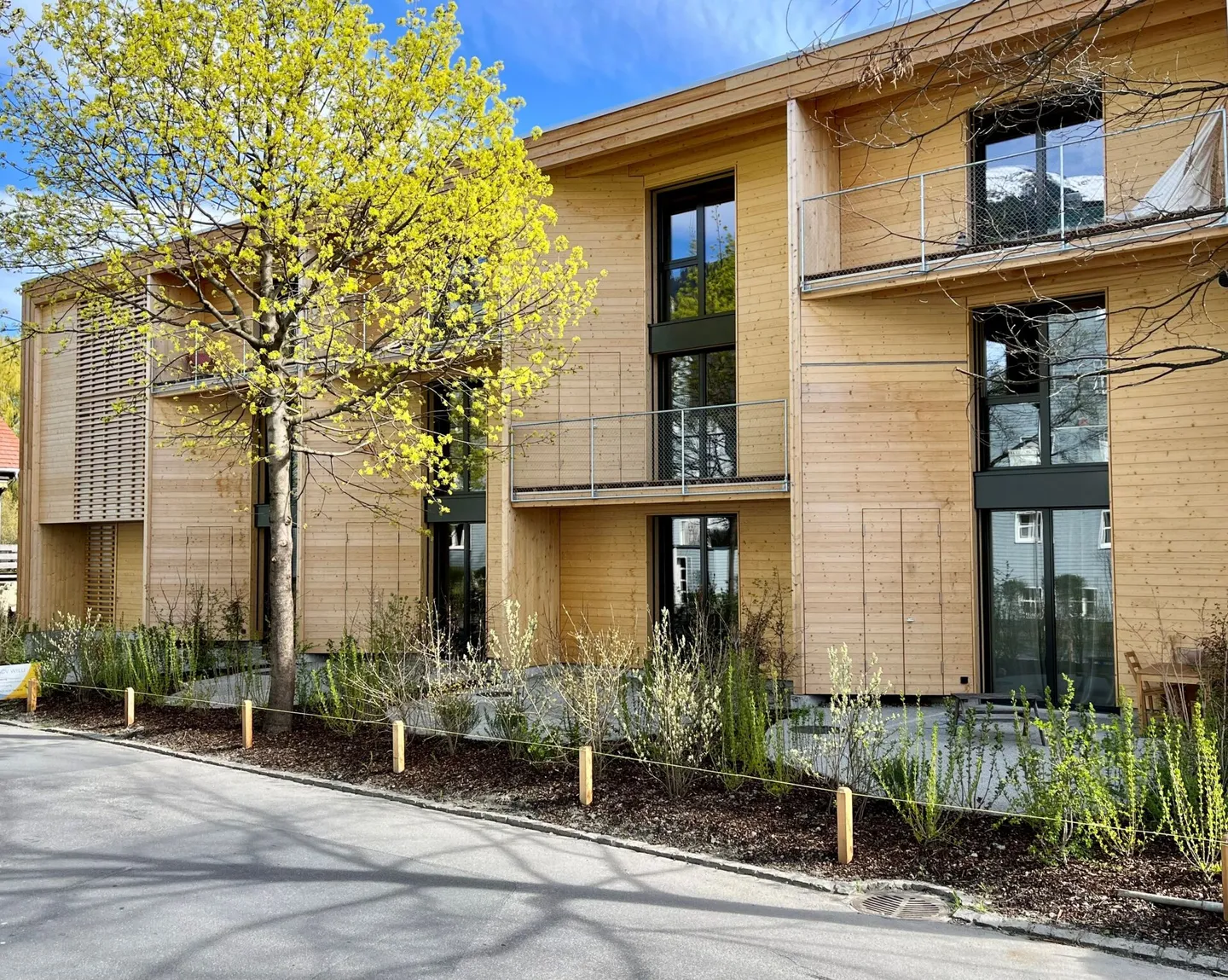 Modernes Reihenhaus mit Galerie - Foto 1 von 10