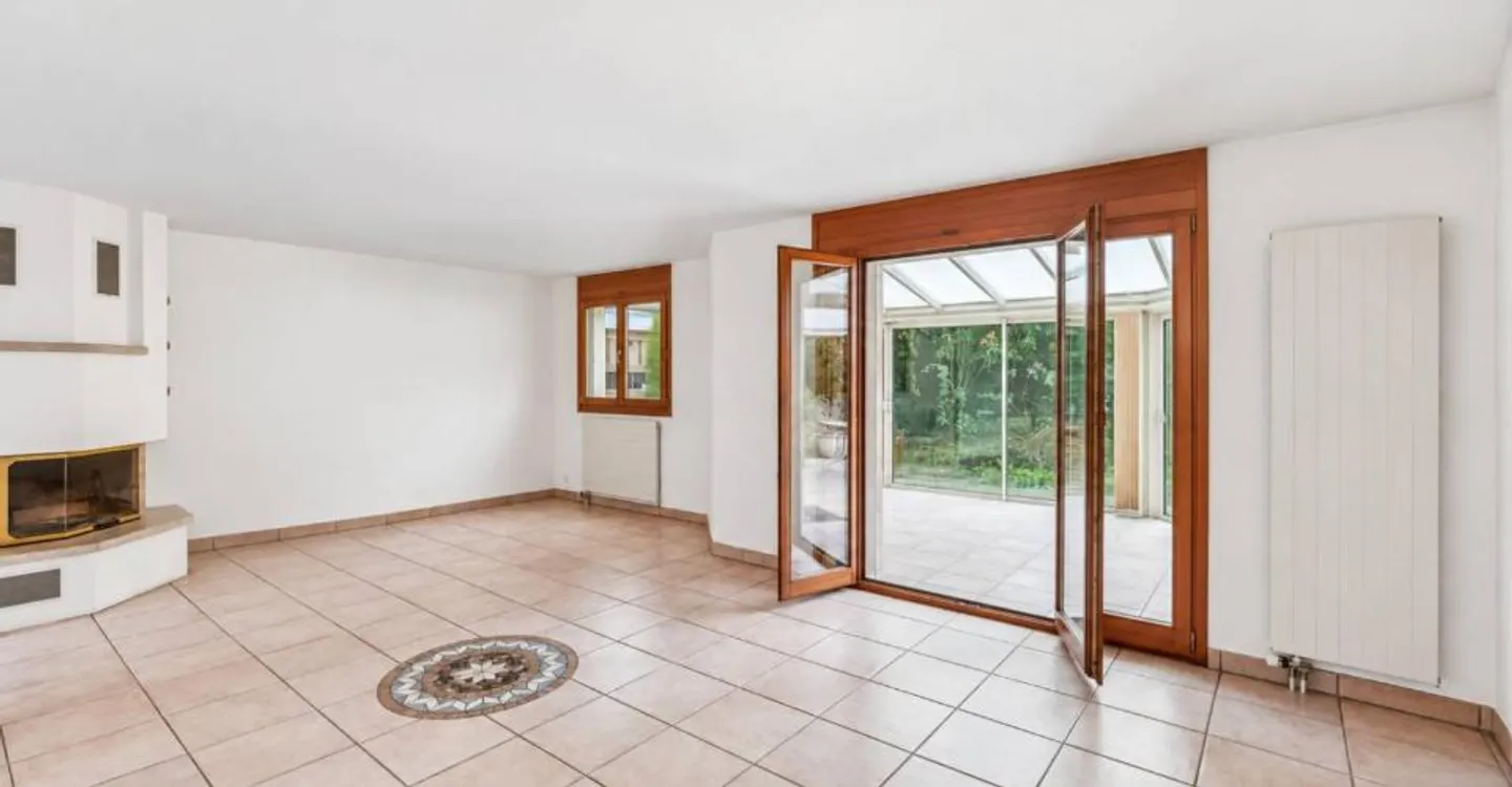 Schöne Familienvilla, in absoluter Ruhe und nur wenige Schritte vom See entfernt - Foto 1 von 7