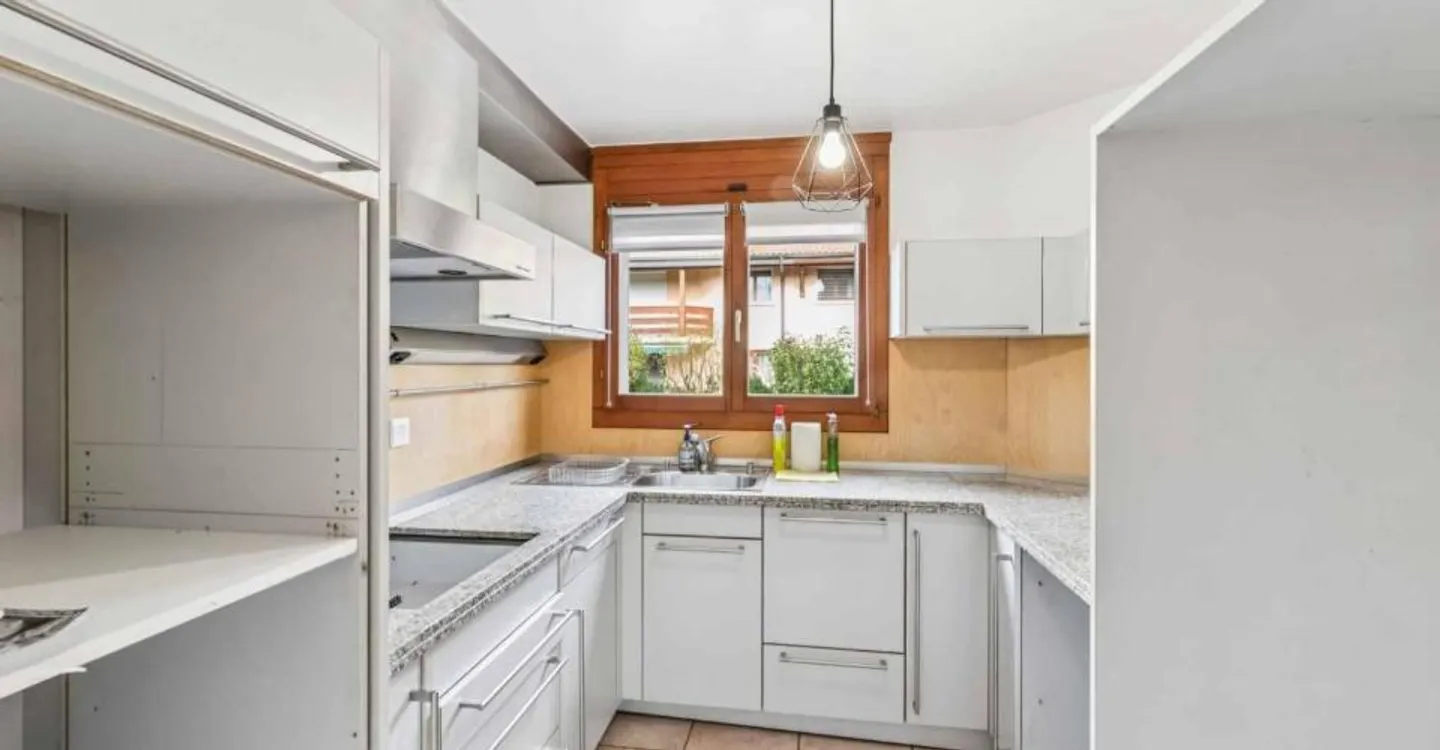 Schöne Familienvilla, in absoluter Ruhe und nur wenige Schritte vom See entfernt - Foto 3 von 7