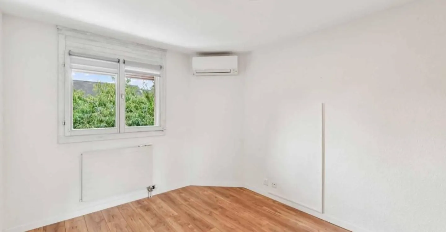 Schöne Familienvilla, in absoluter Ruhe und nur wenige Schritte vom See entfernt - Foto 5 von 7