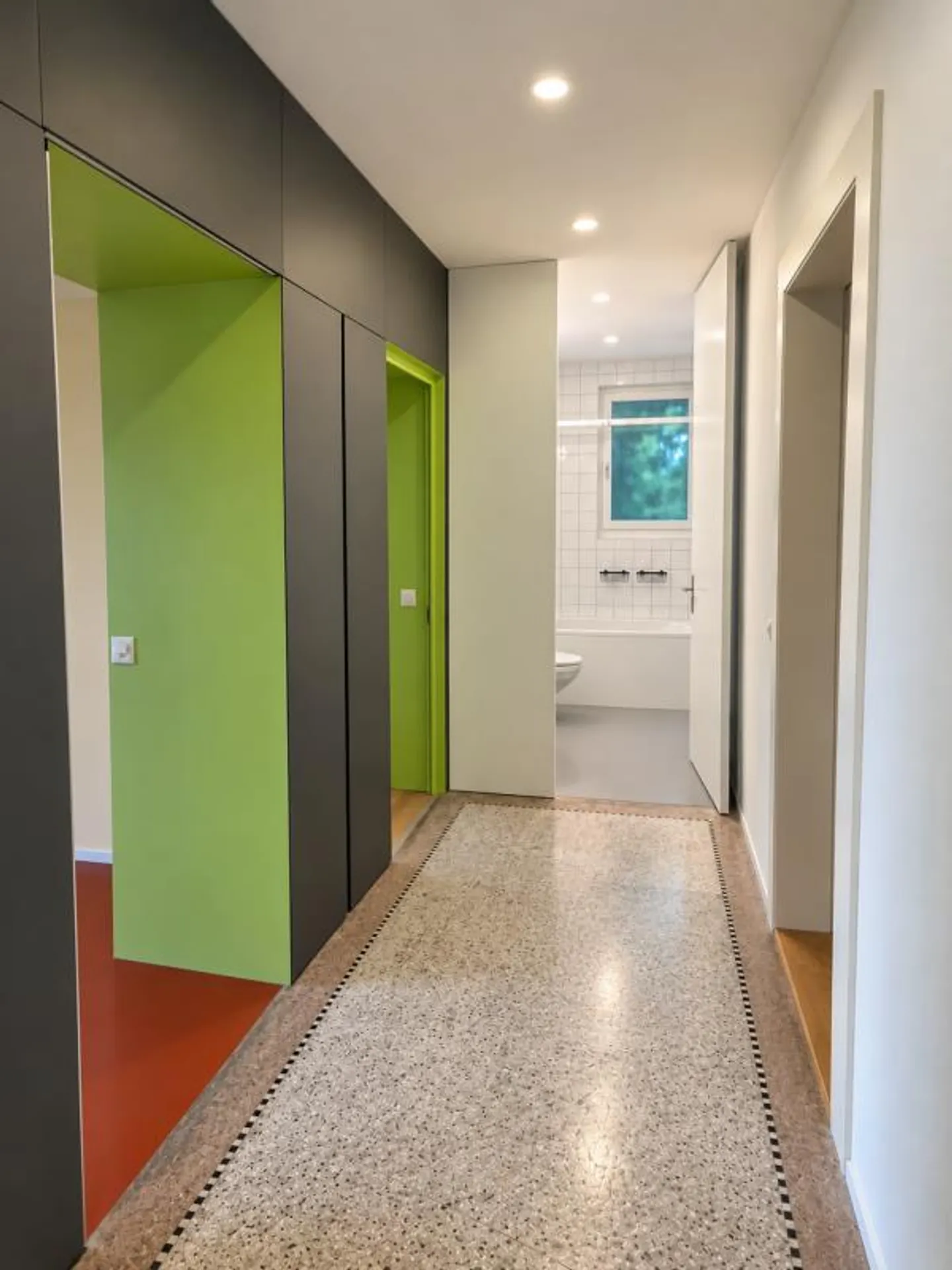 Incantevole appartamento di 3,5 stanze con balcone e utilizzo del giardino a Thun - Foto 5 di 9