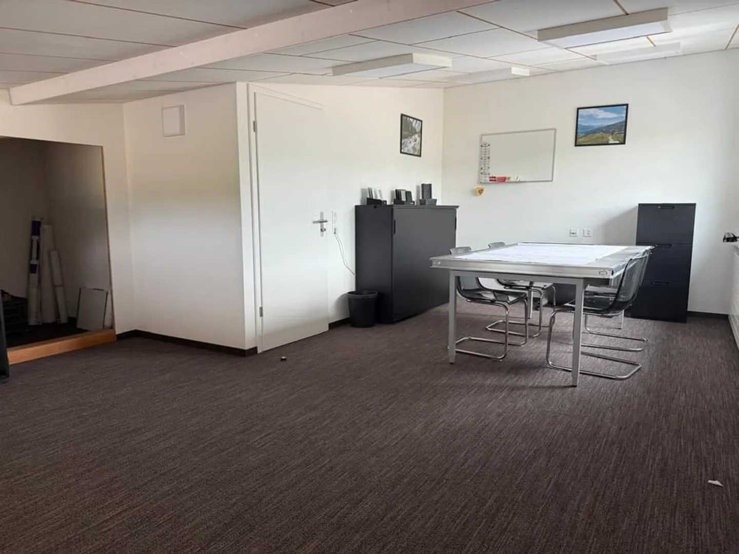 Industrial building with office - Photo 8 of 11