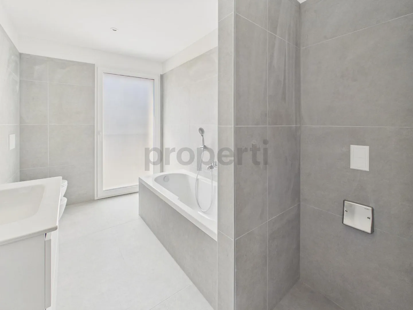 Penthouse moderne 3.5 pièces avec parking et cave, Biasca - Photo 10 sur 14