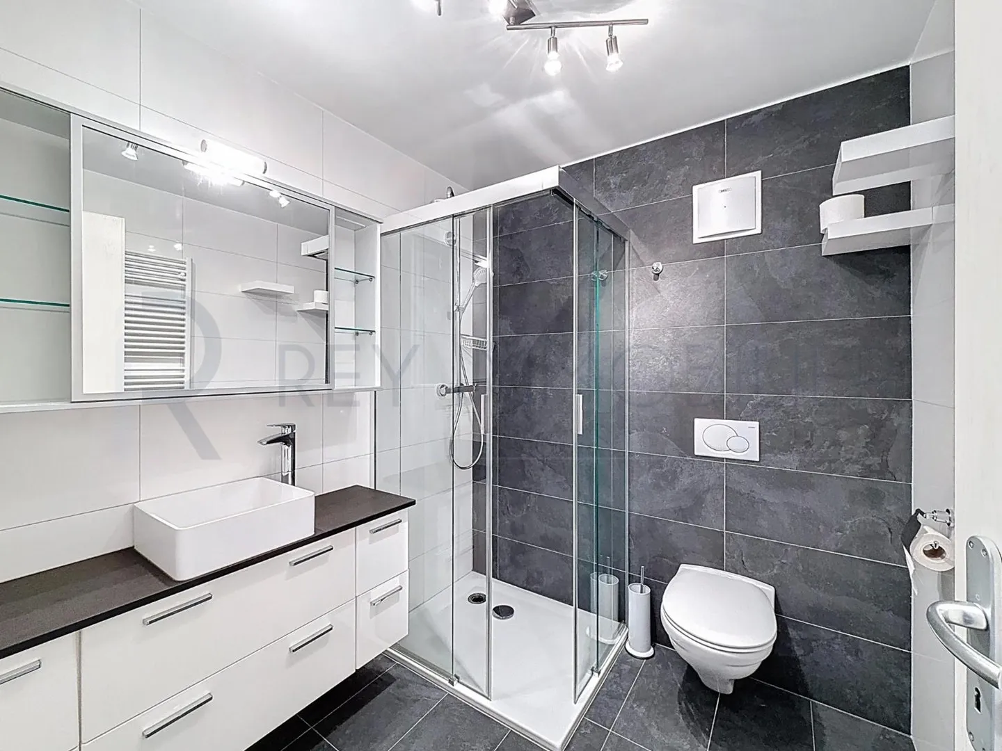 Casa a schiera affascinante in zona residenziale - Foto 8 di 9