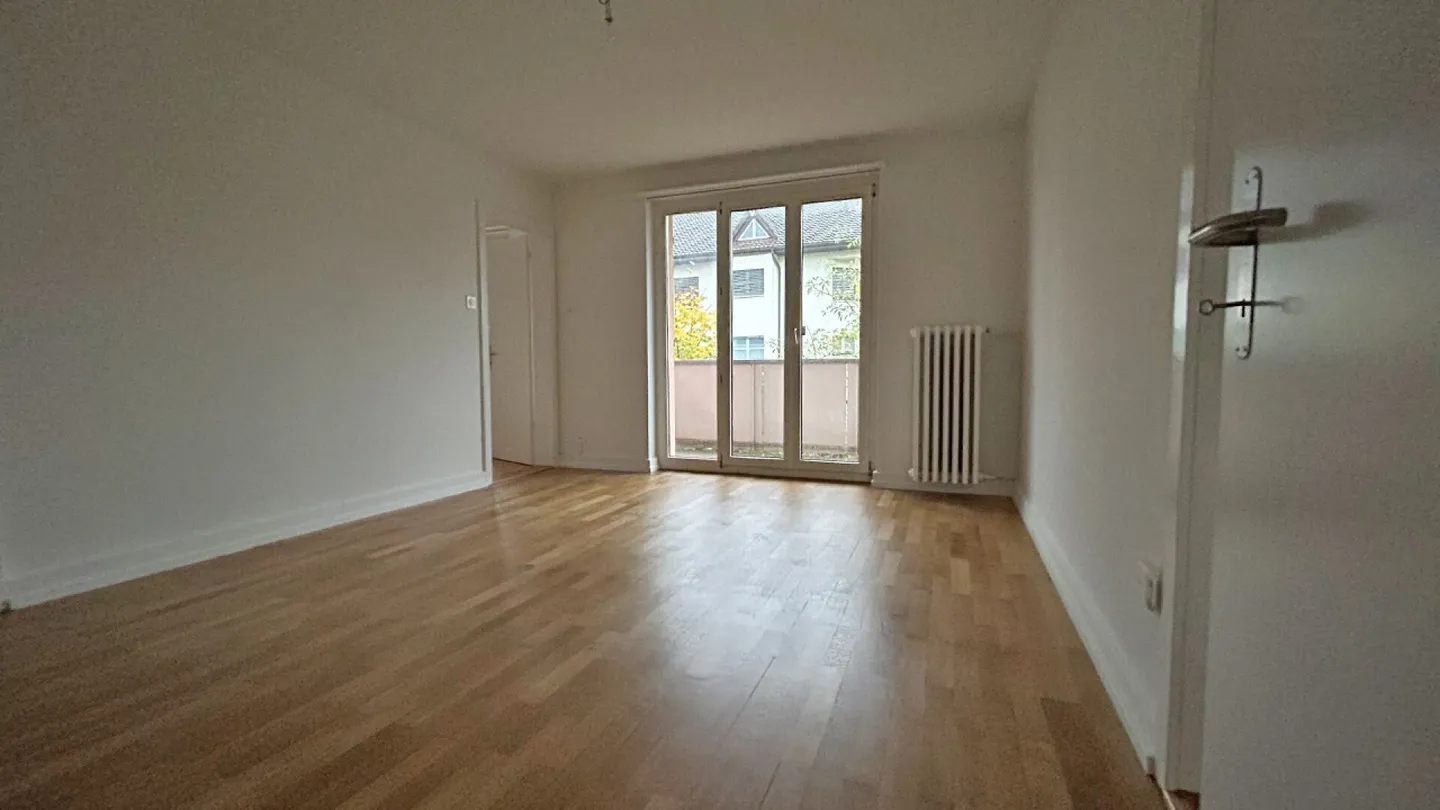 Appartement 4 pièces dans un bon emplacement (rez-de-chaussée gauche) - Photo 4 sur 5