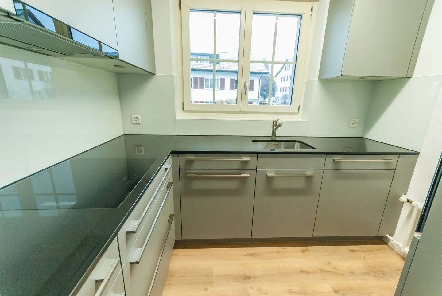 Appartamento giardino 4,5 stanze nel quartiere Friedberghalden - Foto 3 di 9