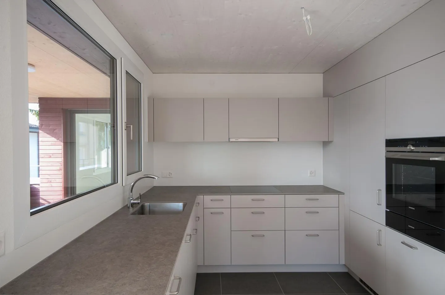 Bellissimo e luminoso appartamento di 4,5 stanze con vista lago in un quartiere tranquillo - Foto 6 di 24