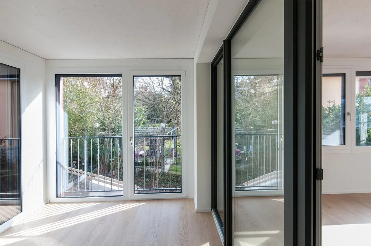 Bellissimo e luminoso appartamento di 4,5 stanze con vista lago in un quartiere tranquillo - Foto 18 di 24