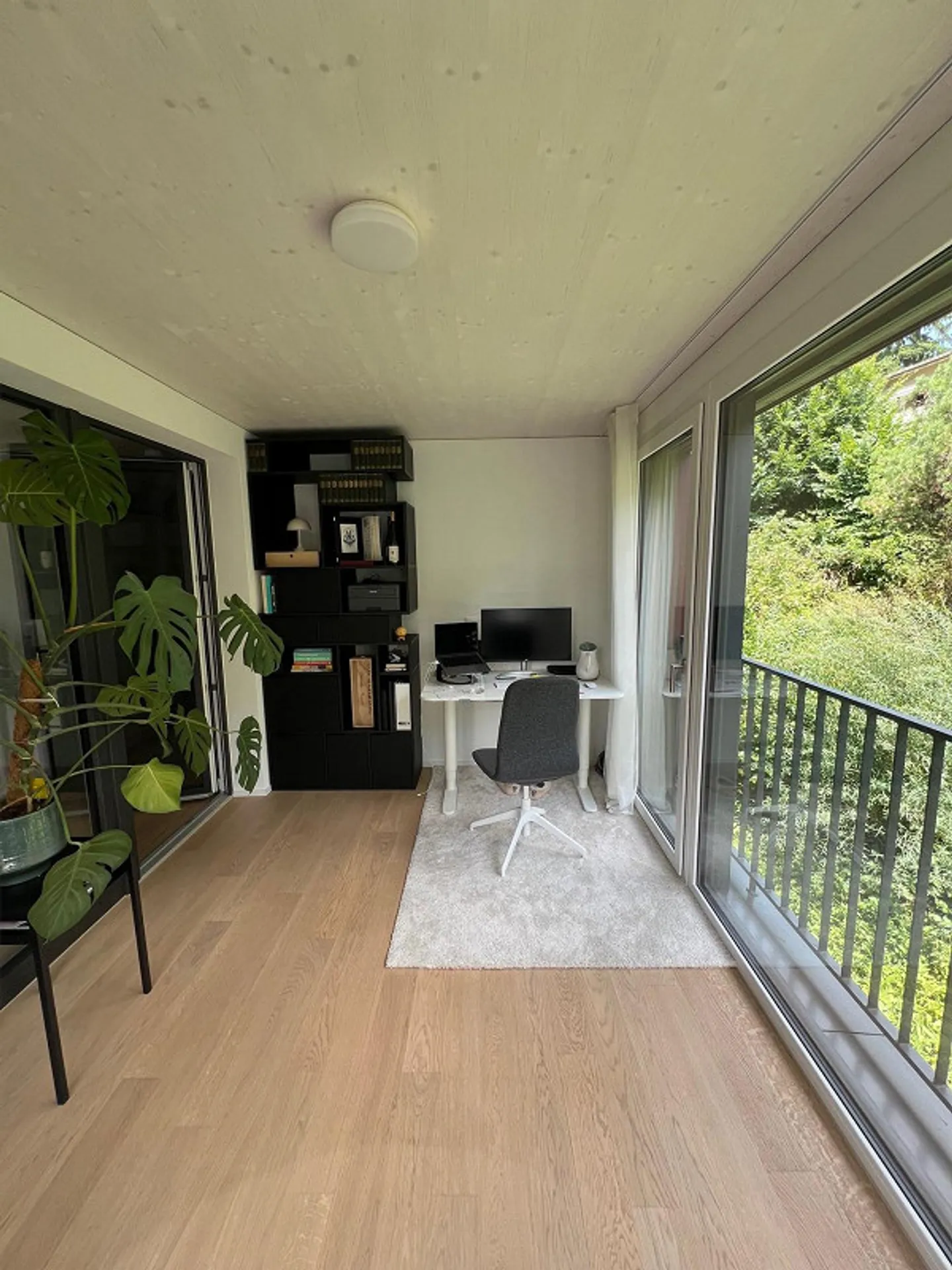 Bellissimo e luminoso appartamento di 4,5 stanze con vista lago in un quartiere tranquillo - Foto 19 di 24