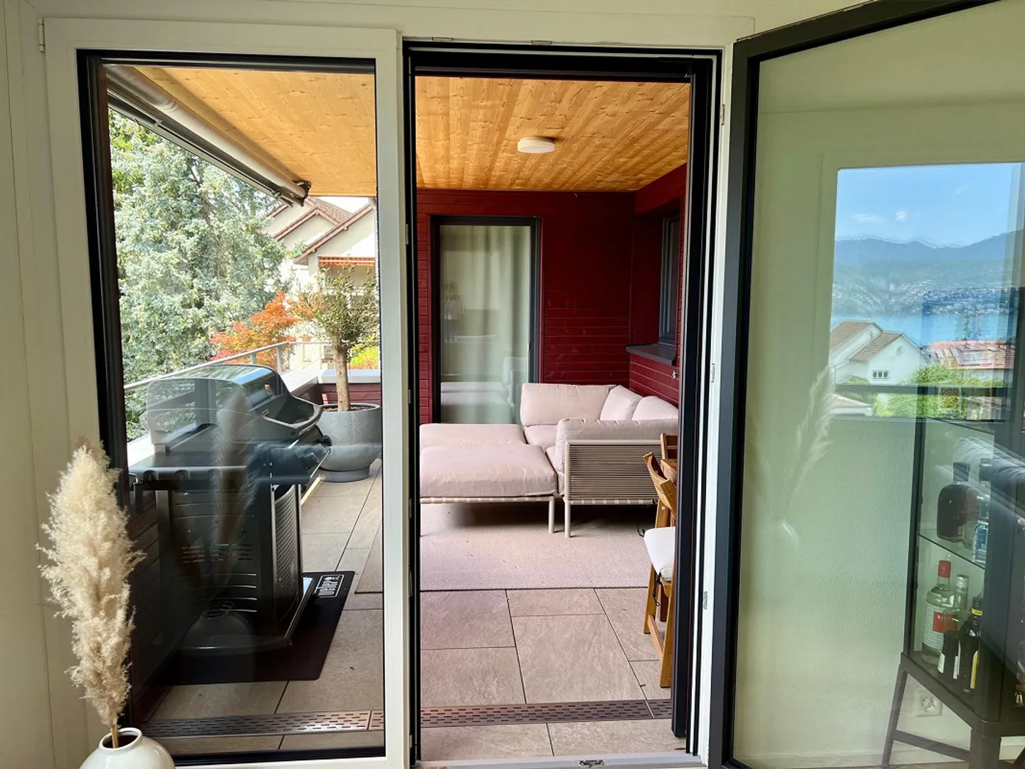 Bellissimo e luminoso appartamento di 4,5 stanze con vista lago in un quartiere tranquillo - Foto 20 di 24