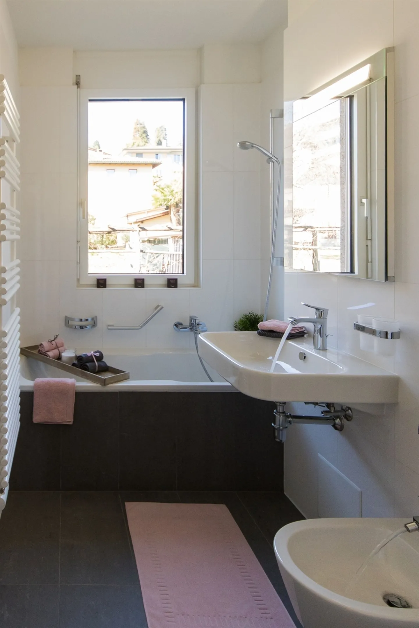 Elegance and Panorama: breathtaking lake view, just two steps from the center - Photo 8 of 8
