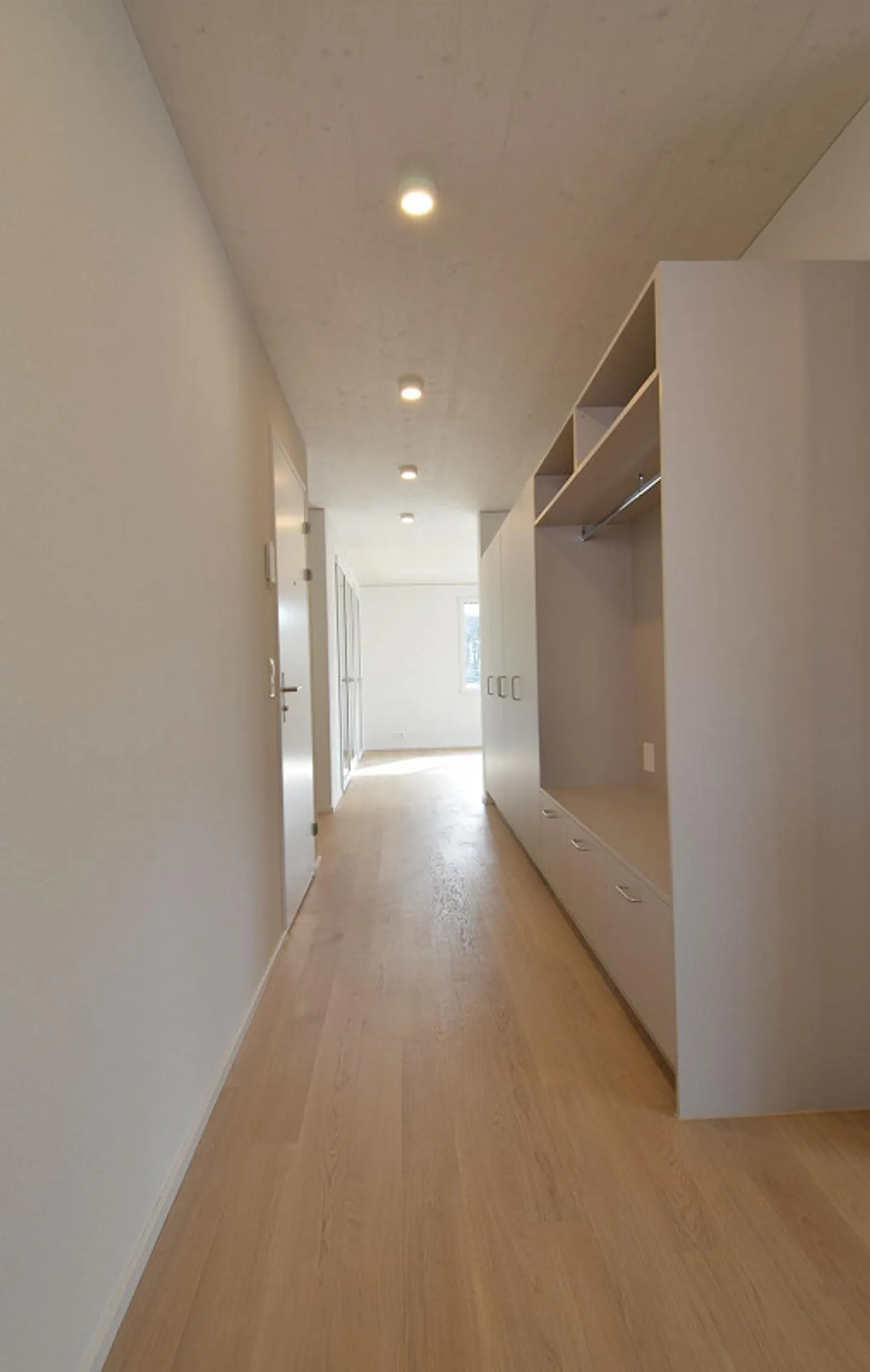 Bellissimo e luminoso appartamento di 4,5 stanze con vista lago in un quartiere tranquillo - Foto 16 di 24
