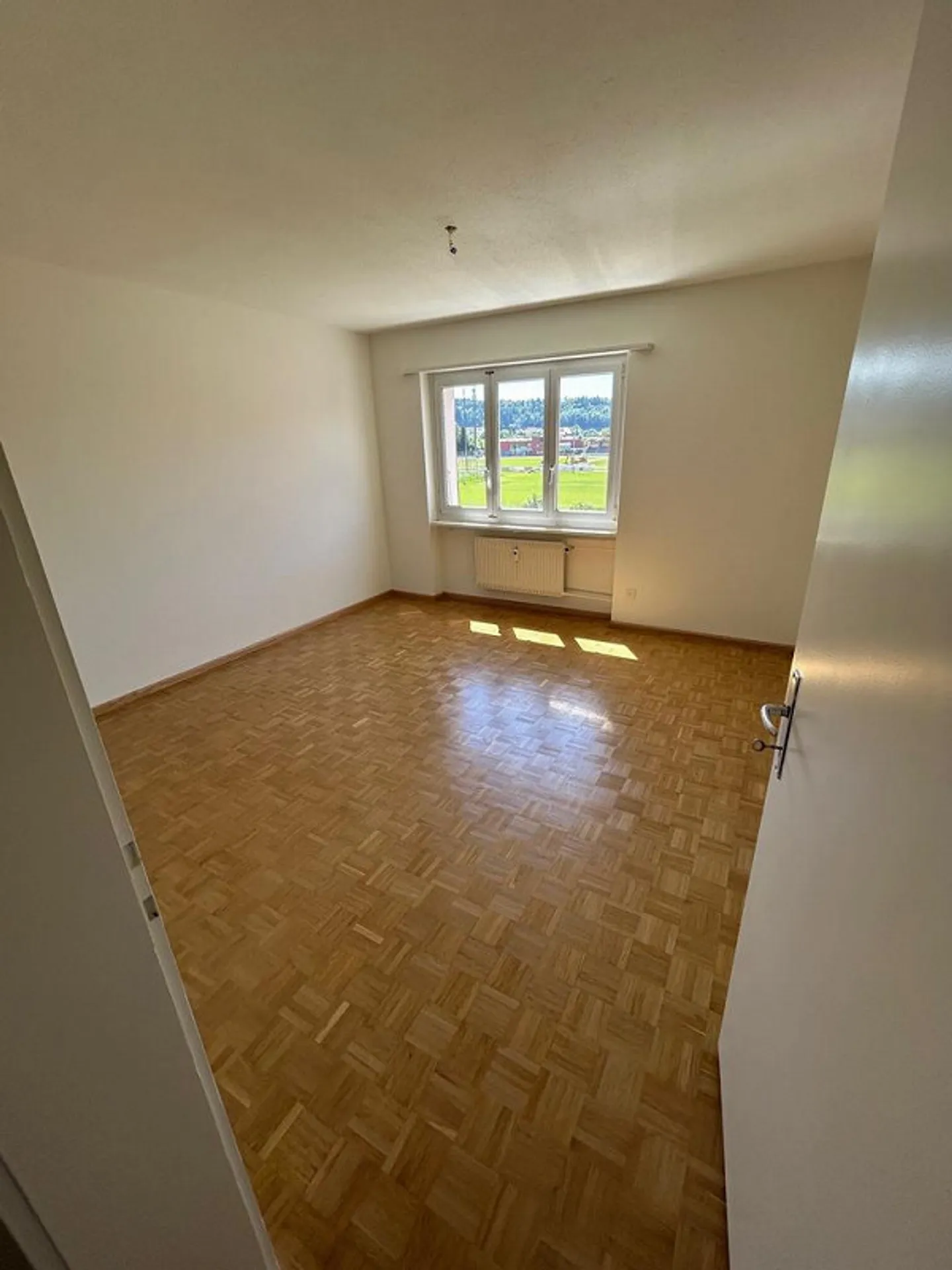 Appartement spacieux de 4 pièces dans un bel emplacement ! - Photo 5 sur 9