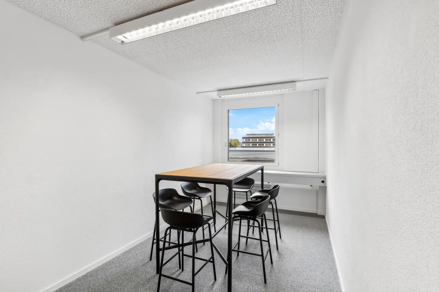 Office space for rent - Photo 2 of 5